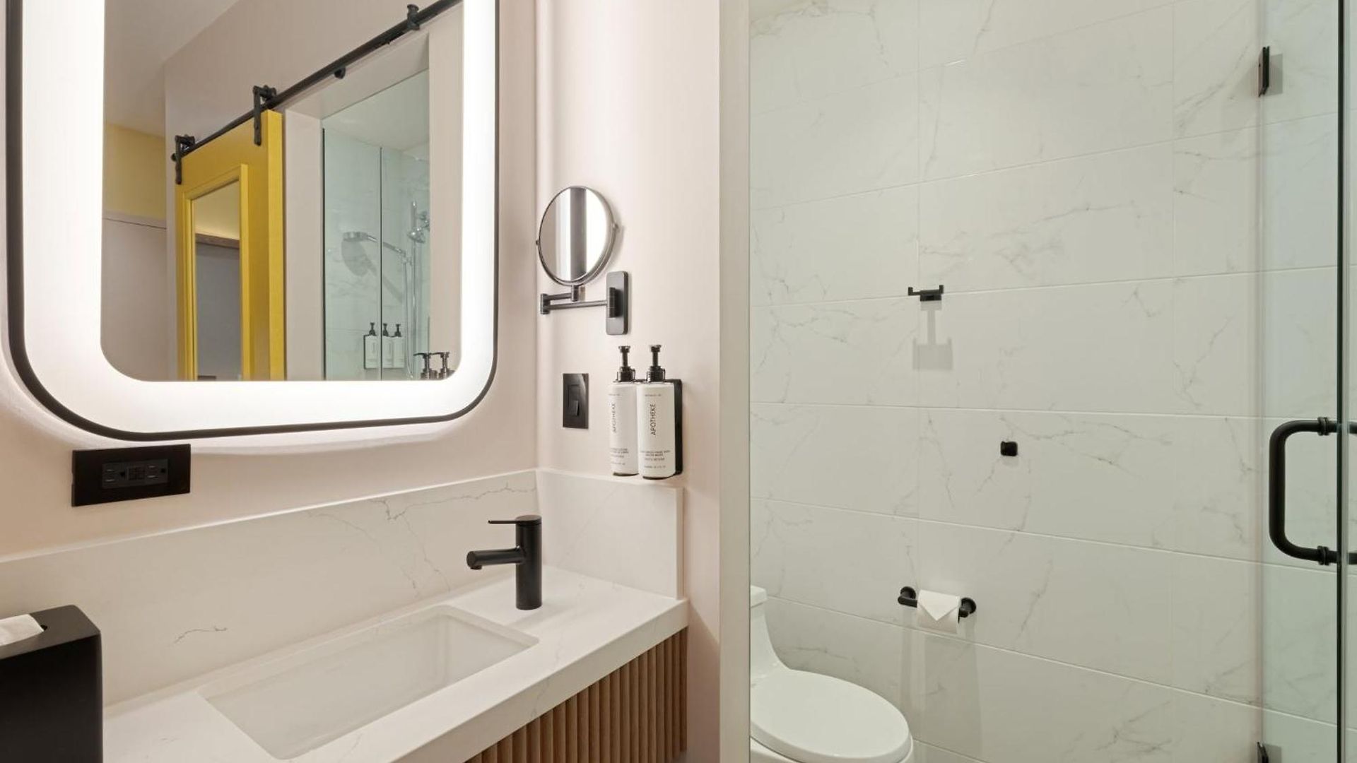 Hotel Voco Astoria By Ihg 3*