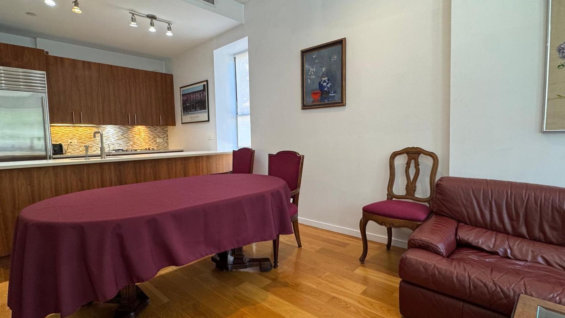 Large And Luxurious In Strivers Row Apartment New York