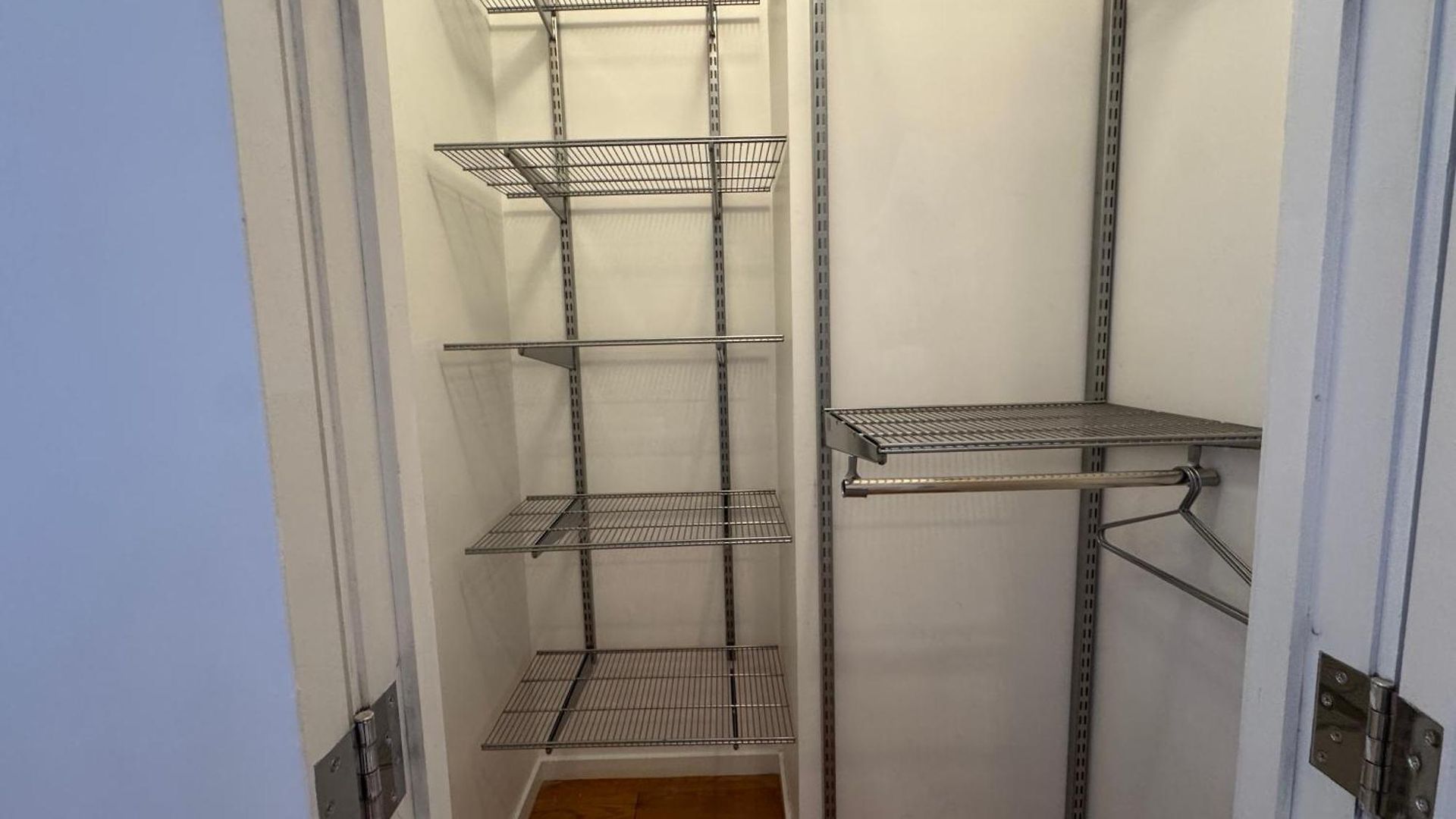 Large And Luxurious In Strivers Row Apartment New York