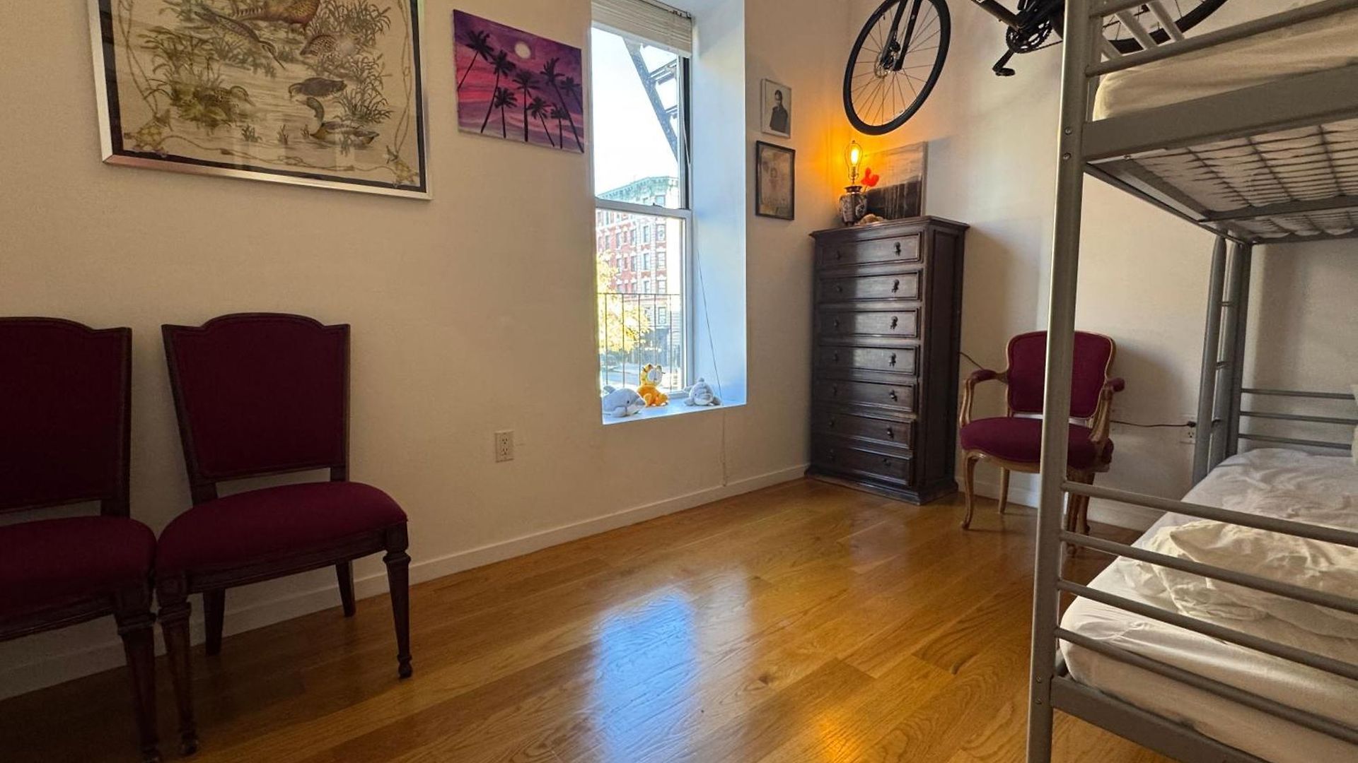 Large And Luxurious In Strivers Row Apartment New York