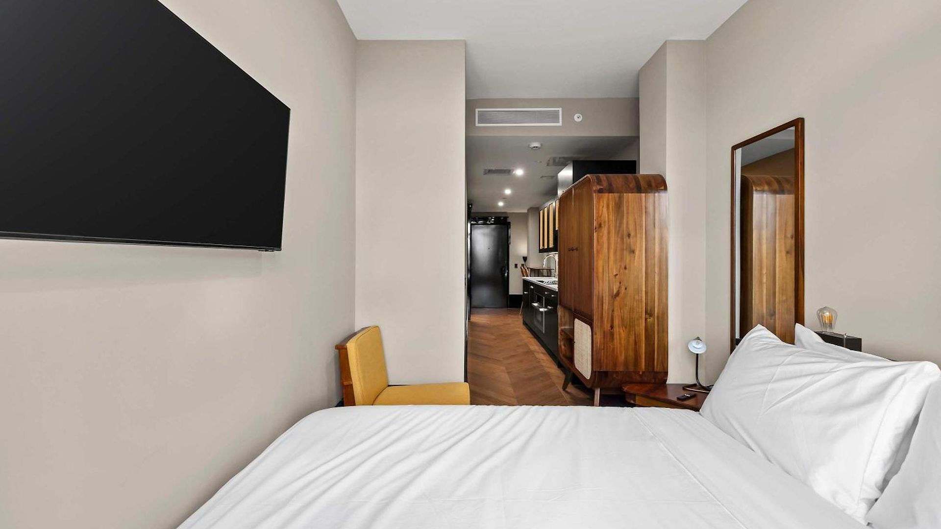 Freeman 603 By Rove Travel - With Shared Amenities New York