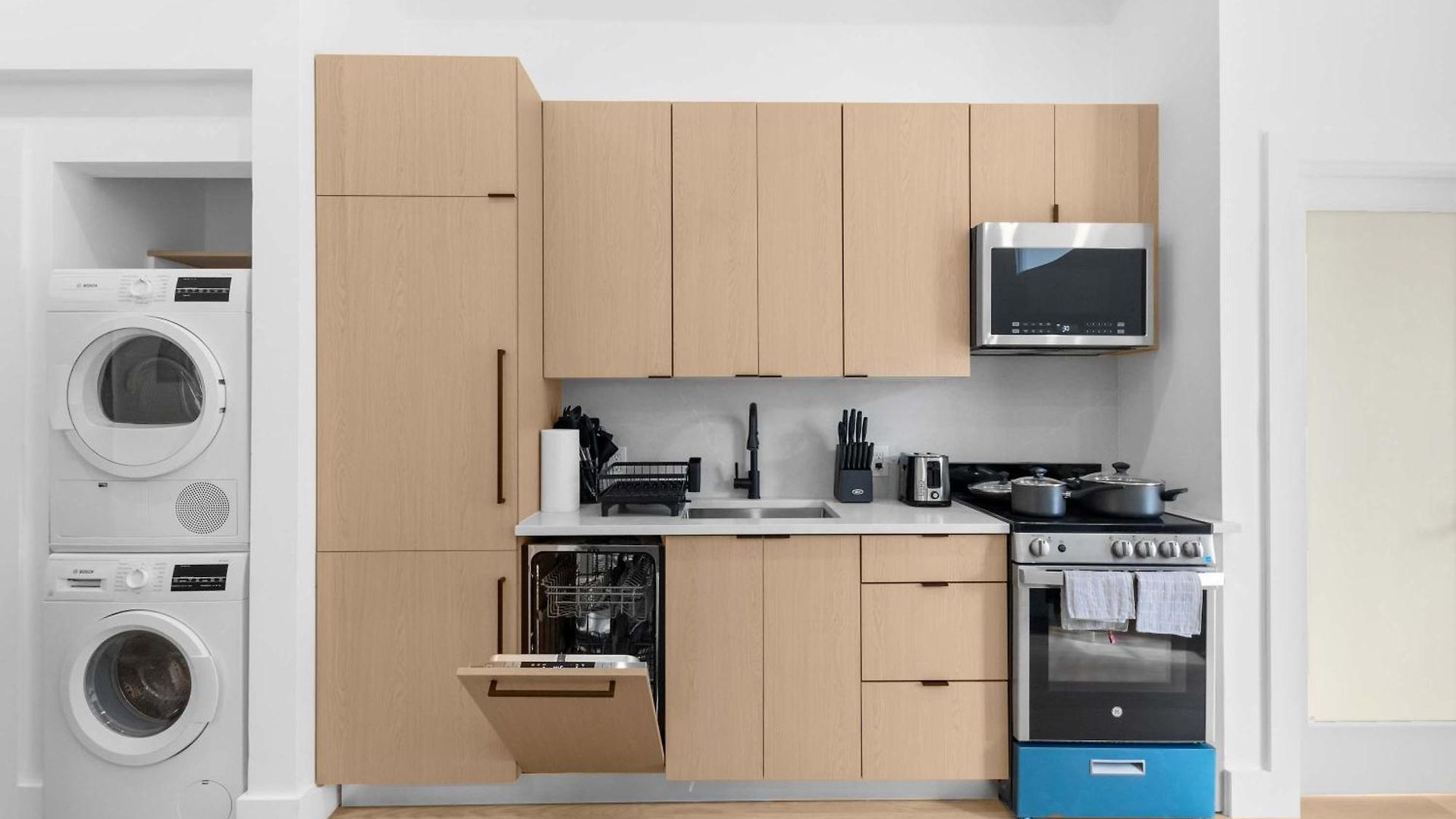 19-4g 2br2baths Luxury In East Village Apartment