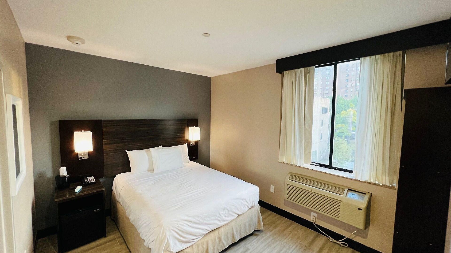 Hotel Rockaway 3*