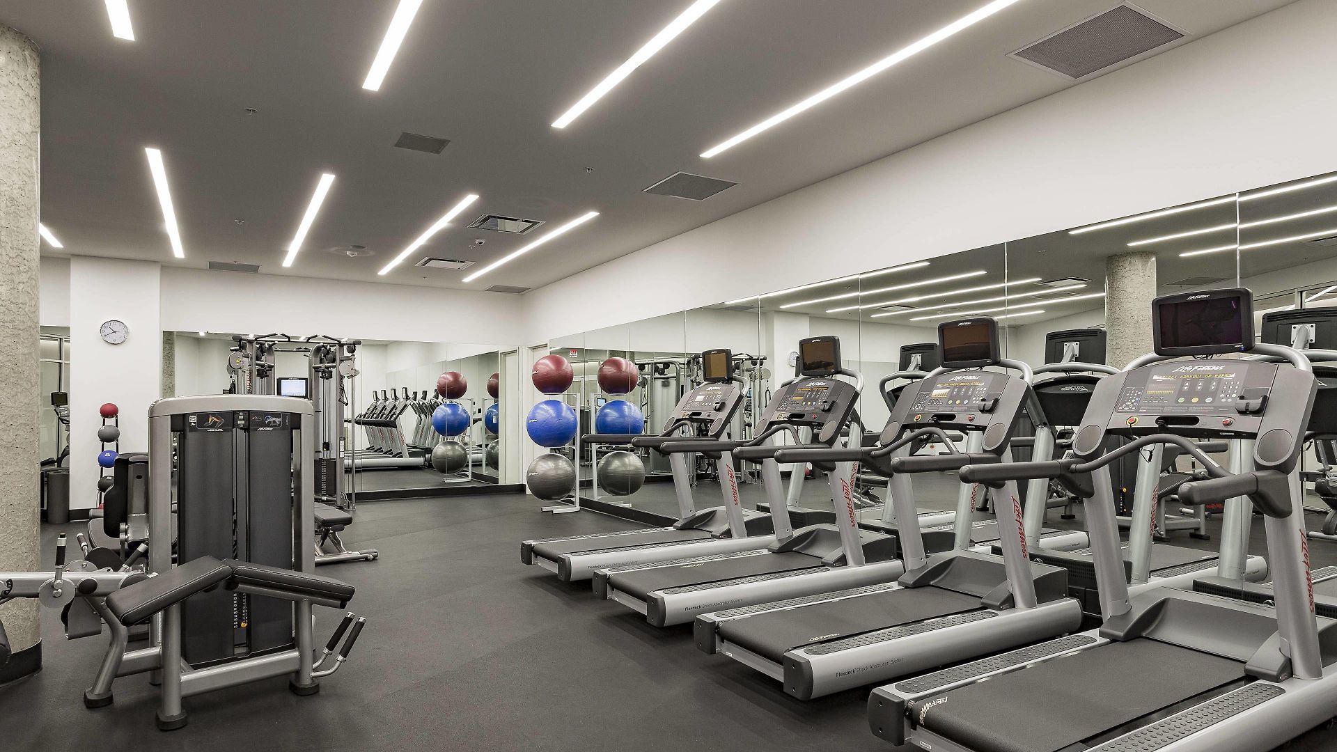 Courtyard By Marriott Long Island City/new York Manhattan View Hotel 3*