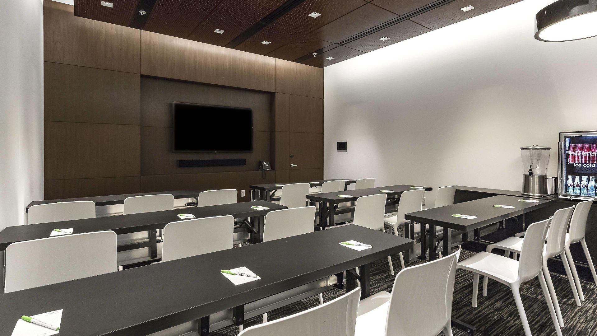 Courtyard By Marriott Long Island City/new York Manhattan View