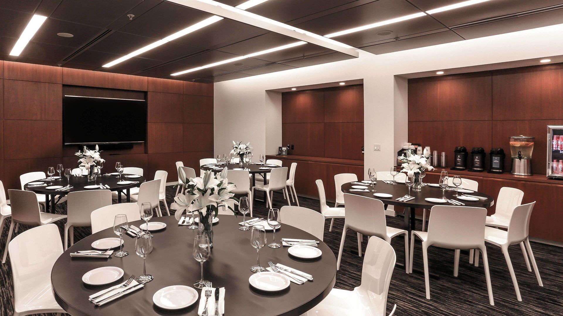 Courtyard By Marriott Long Island City/new York Manhattan View Hotel 3*