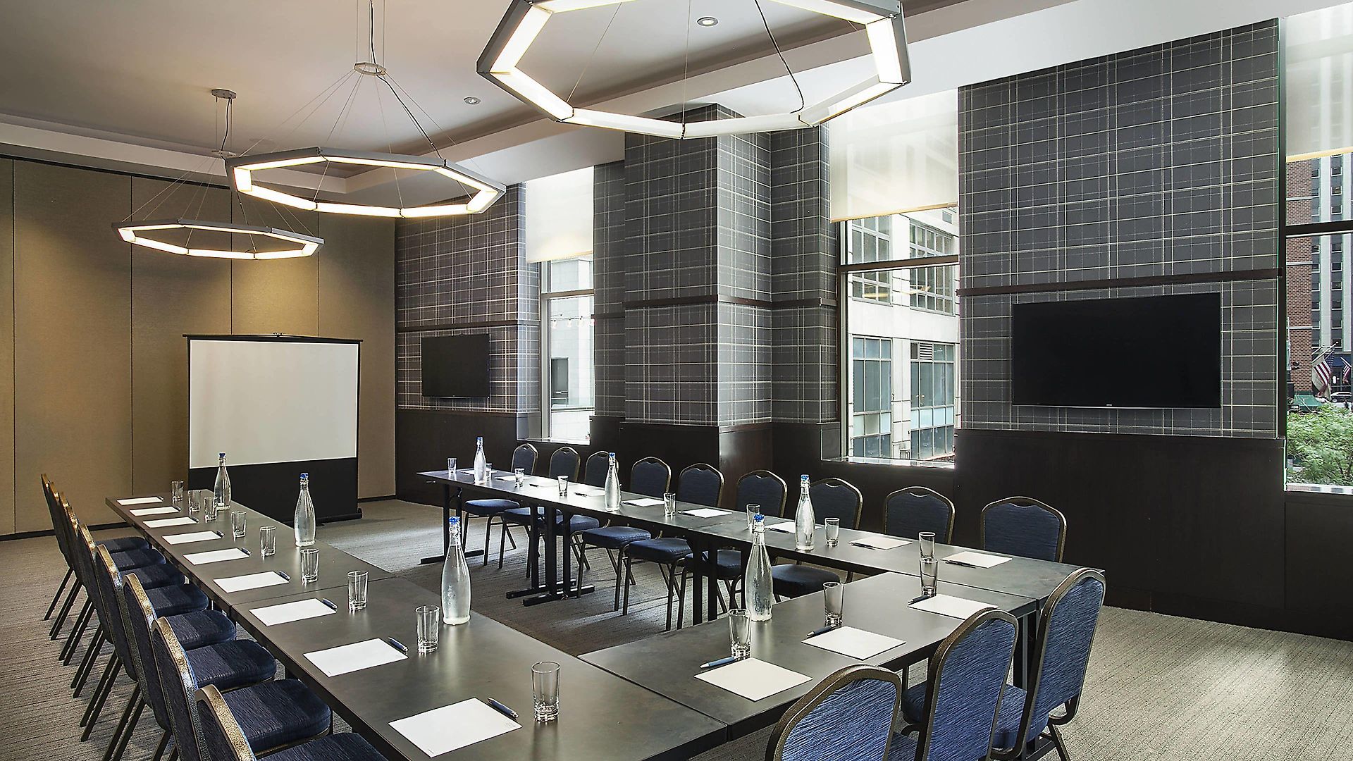 Four Points By Sheraton Downtown 3* New York