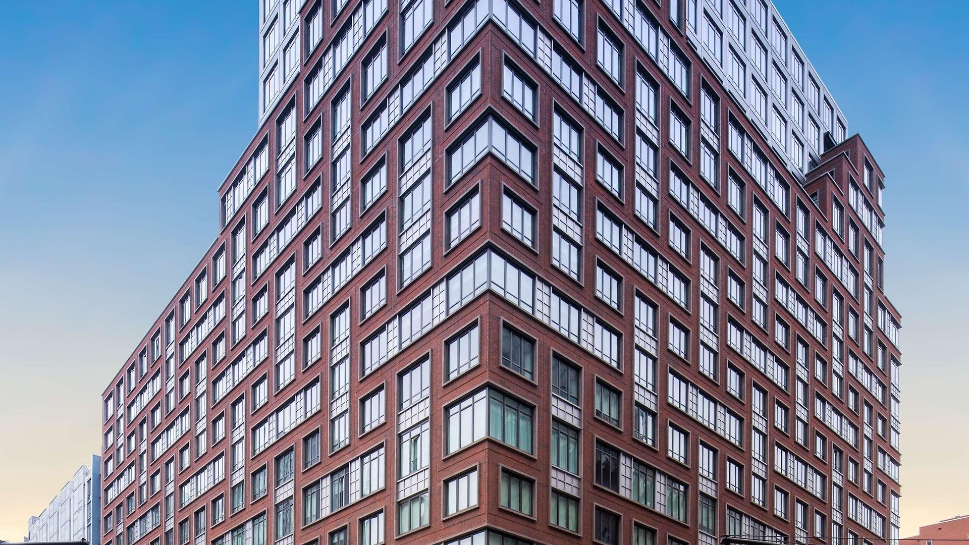 Hilton Brooklyn - Newly Renovated 4*