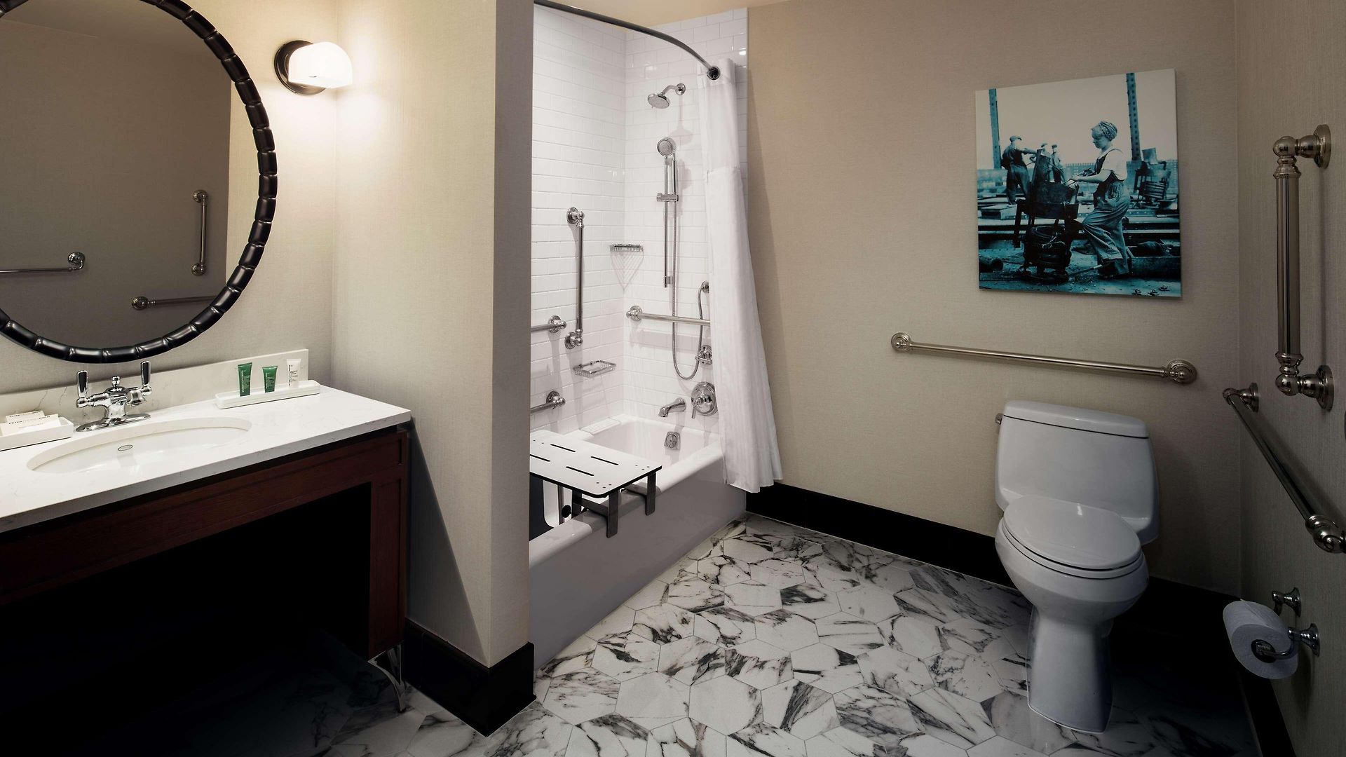 Hotel Hilton Brooklyn - Newly Renovated 4*