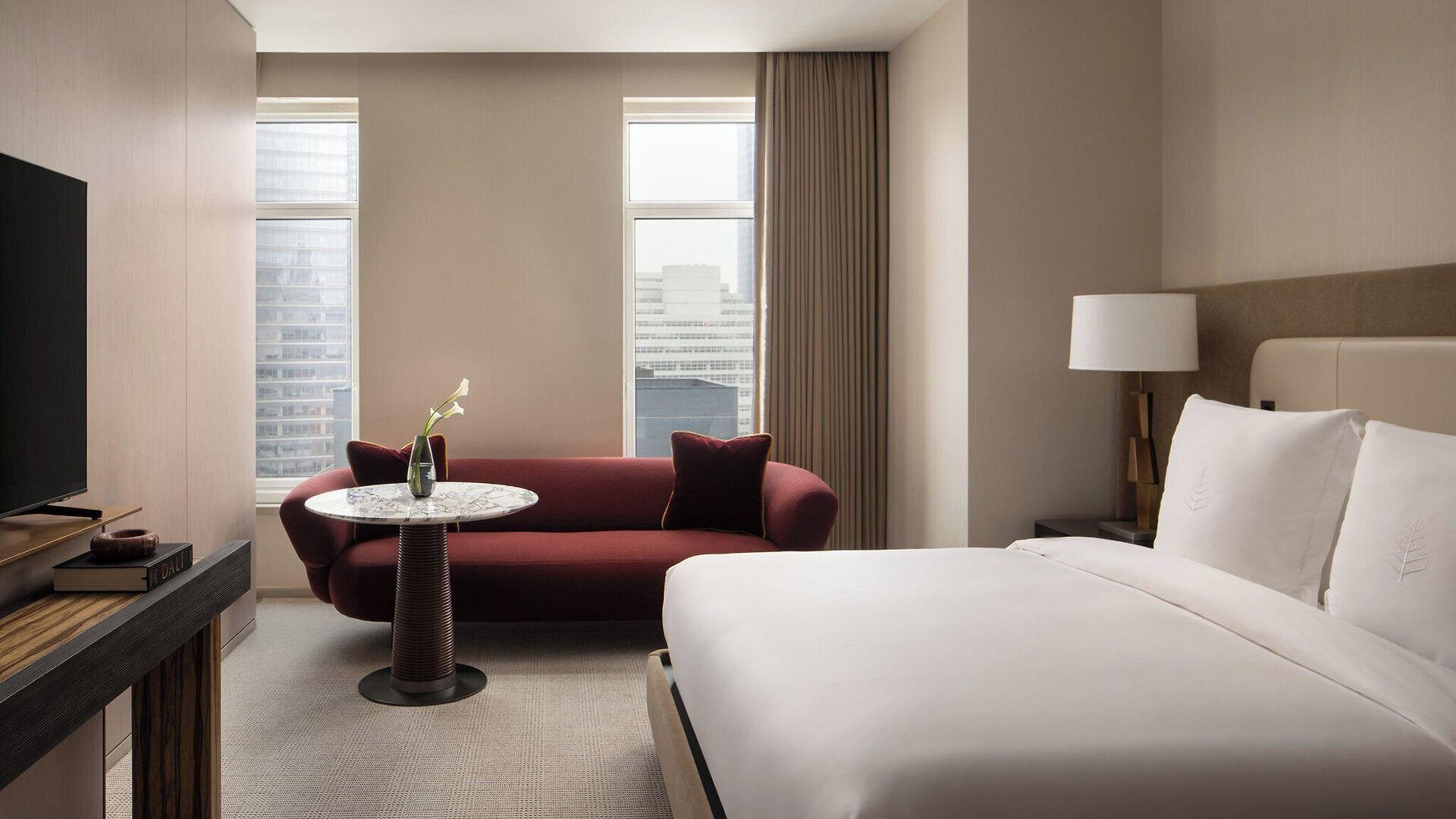 Four Seasons Downtown Hotel