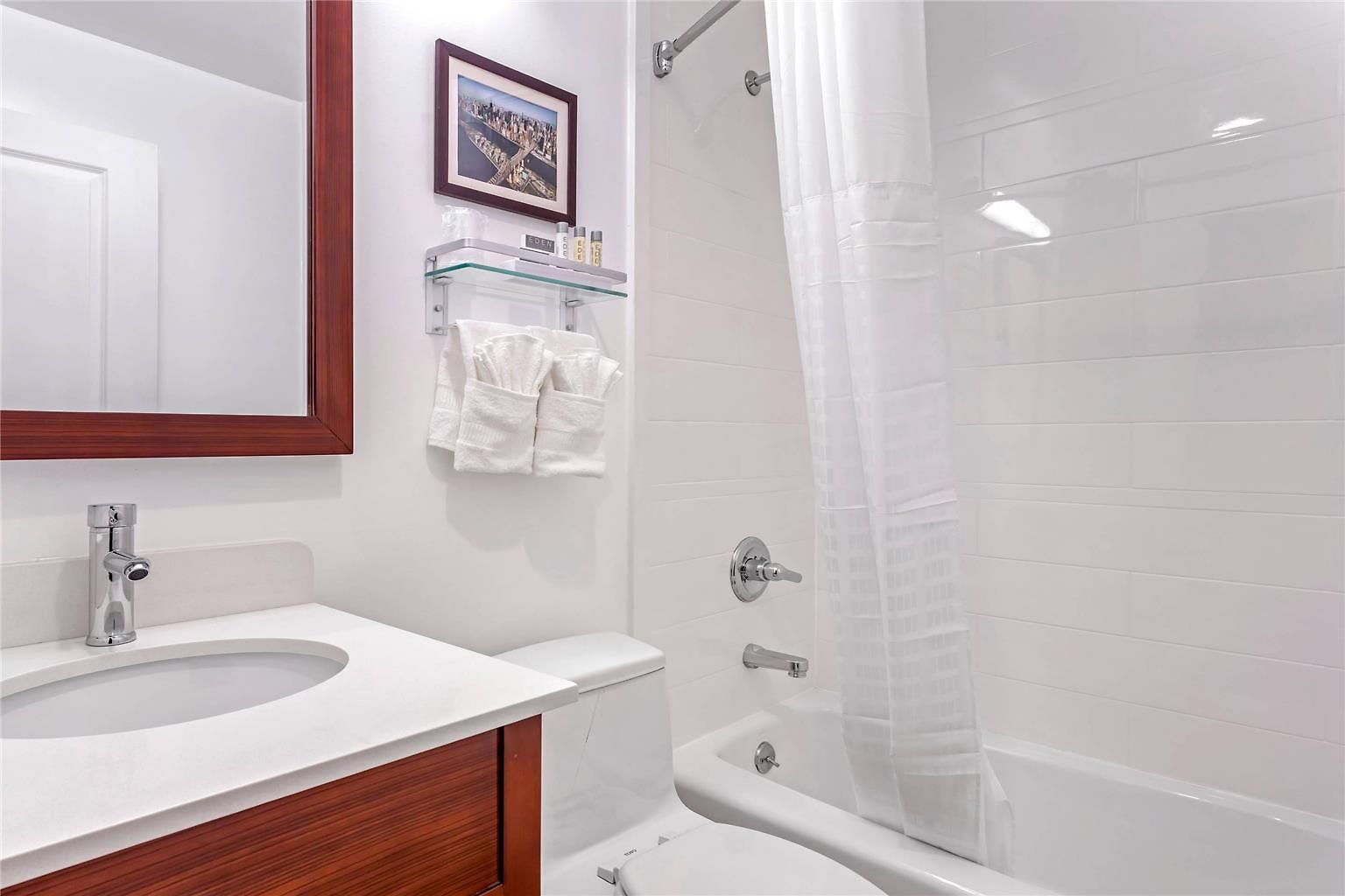 Avion Near Lga Airport, An Ascend Collection Hotel