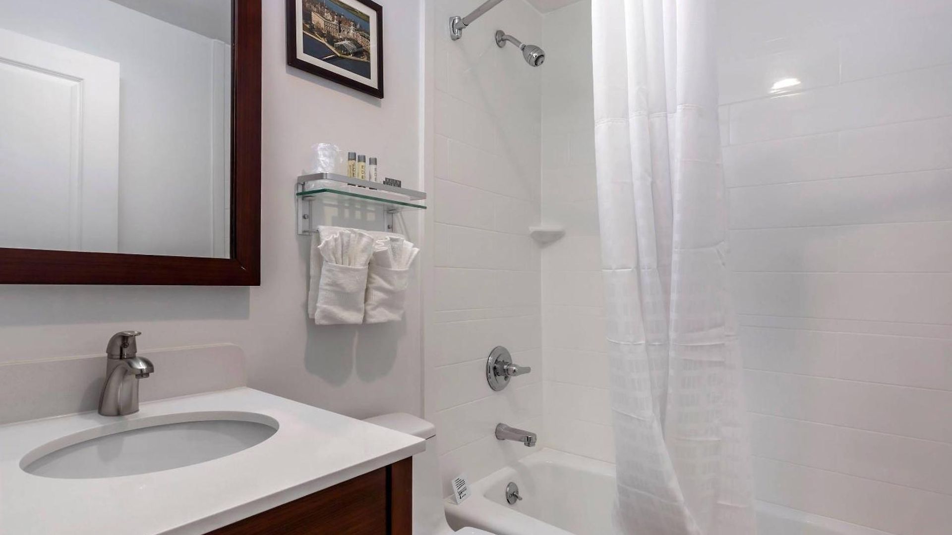Avion Near Lga Airport, An Ascend Collection 3* New York