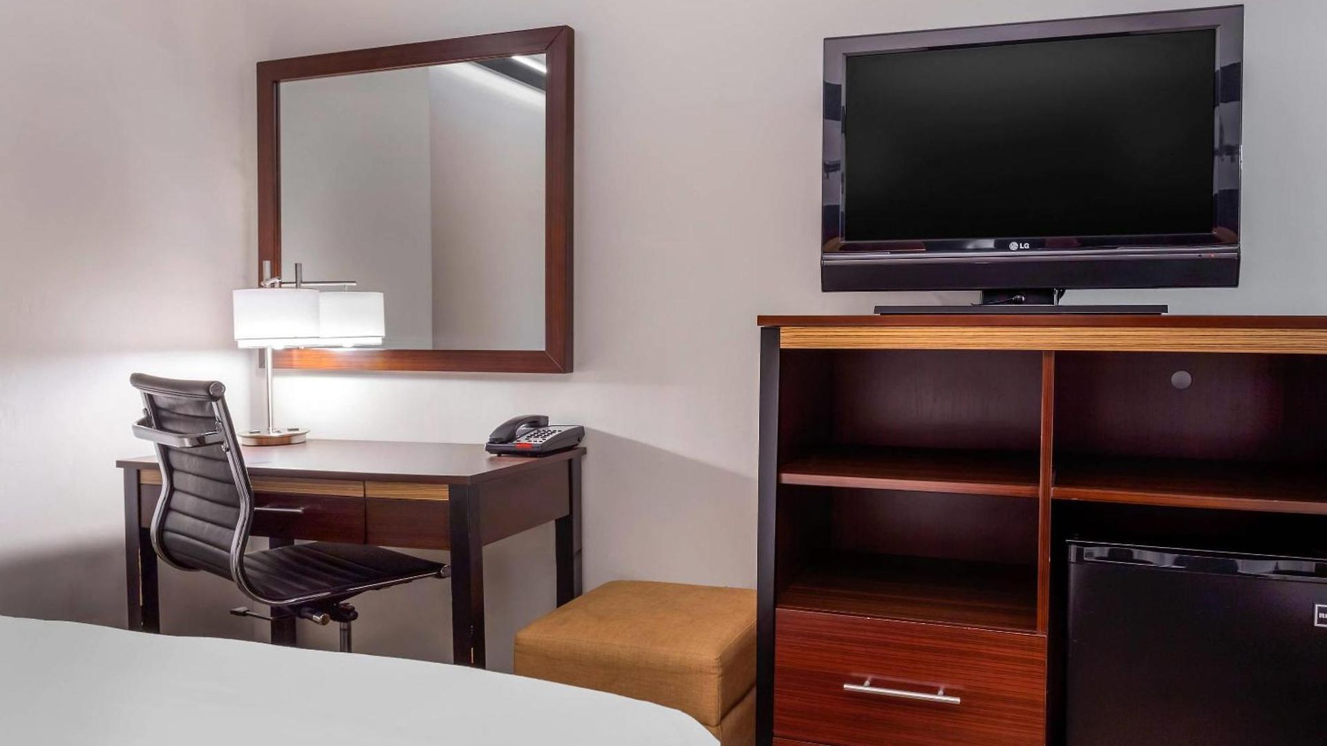 Hotel Avion Near Lga Airport, An Ascend Collection 3*