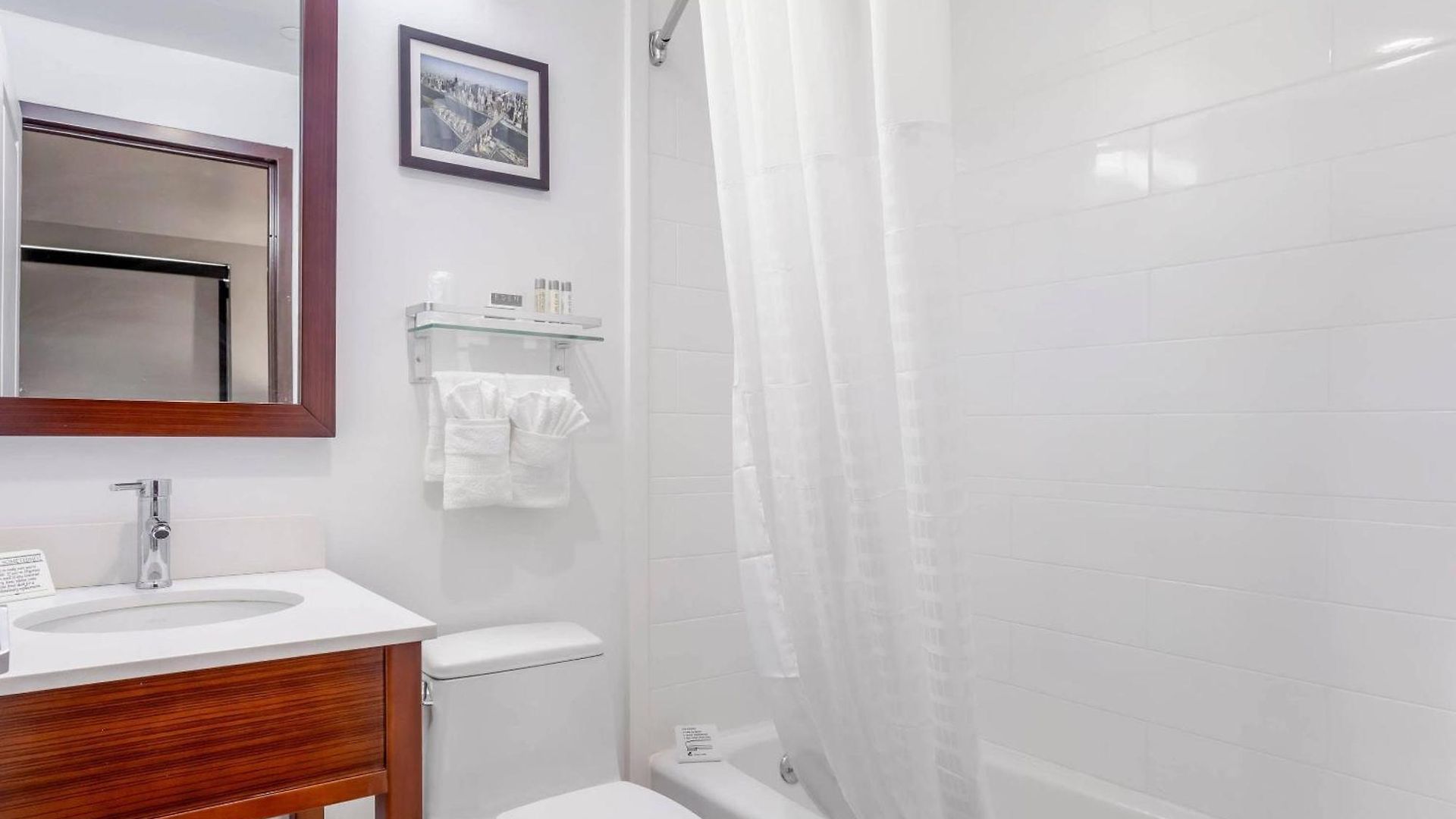 Hotel Avion Near Lga Airport, An Ascend Collection 3*