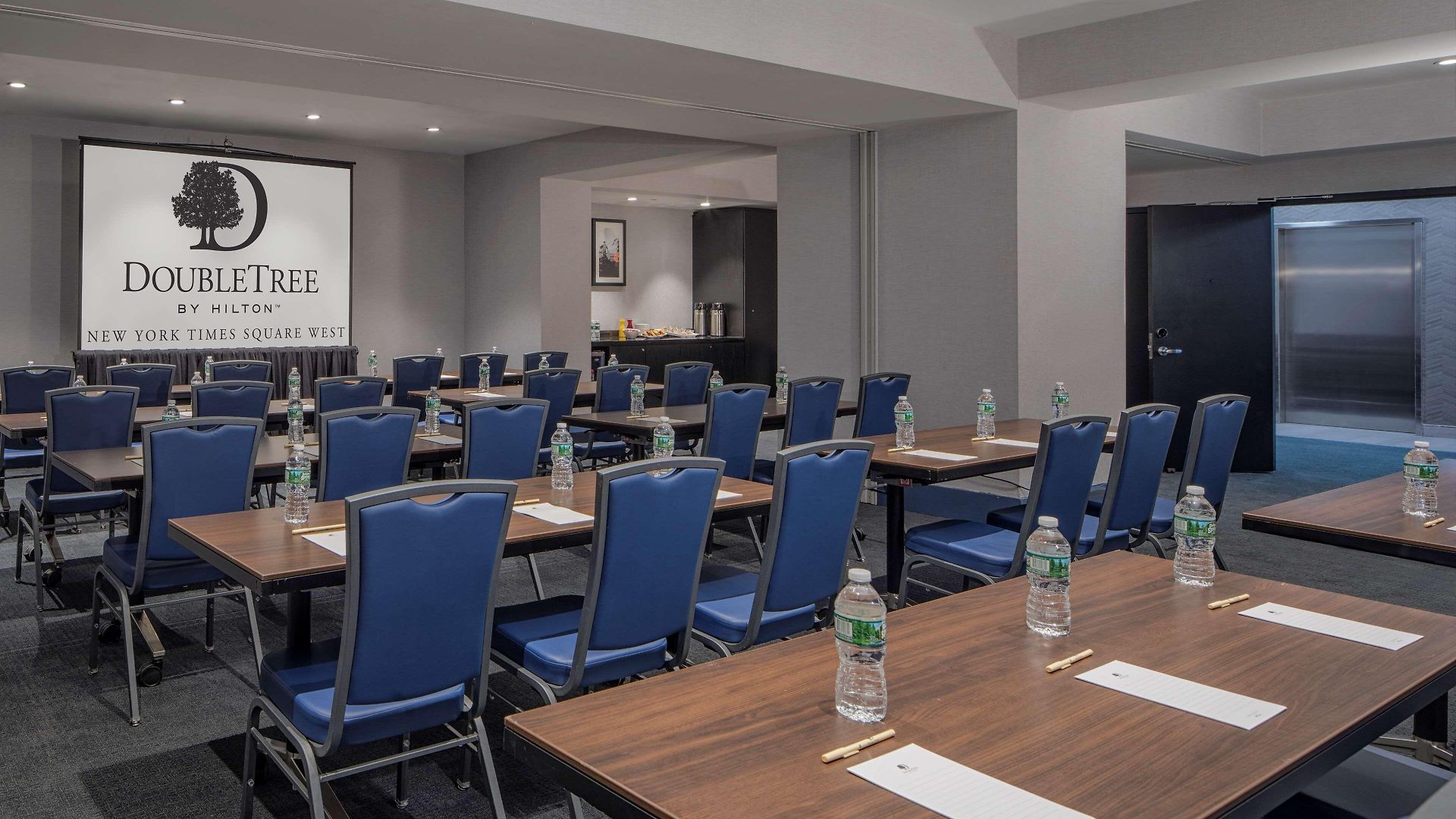 Doubletree By Hilton New York Times Square West Hotel