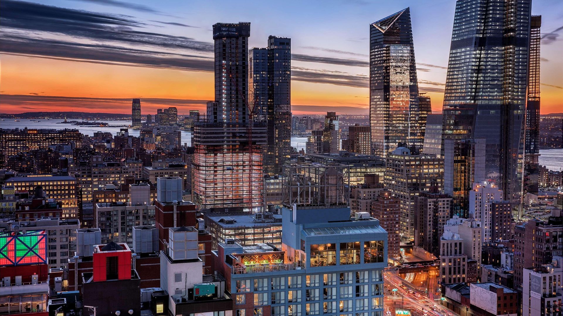 Doubletree By Hilton New York Times Square West Hotel 4*