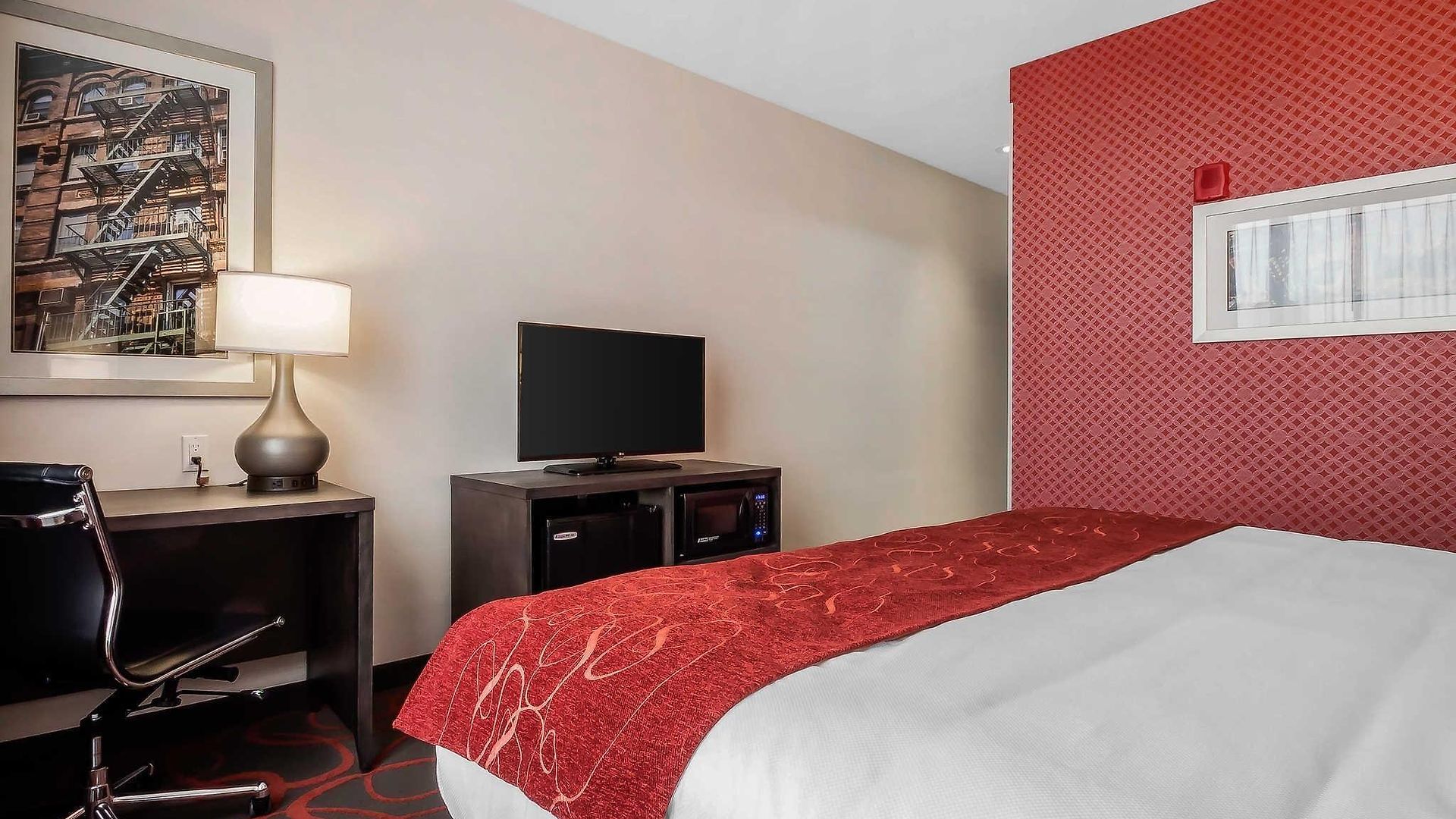 Hotel Comfort & Near Stadium 4*