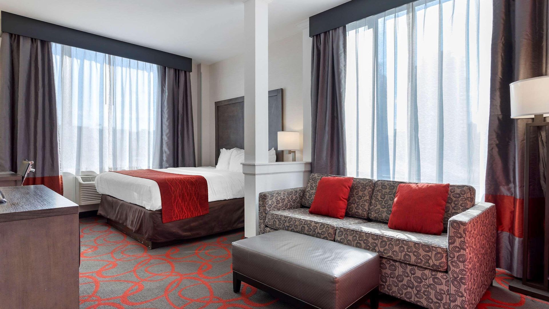 Hotel Comfort & Near Stadium 4*