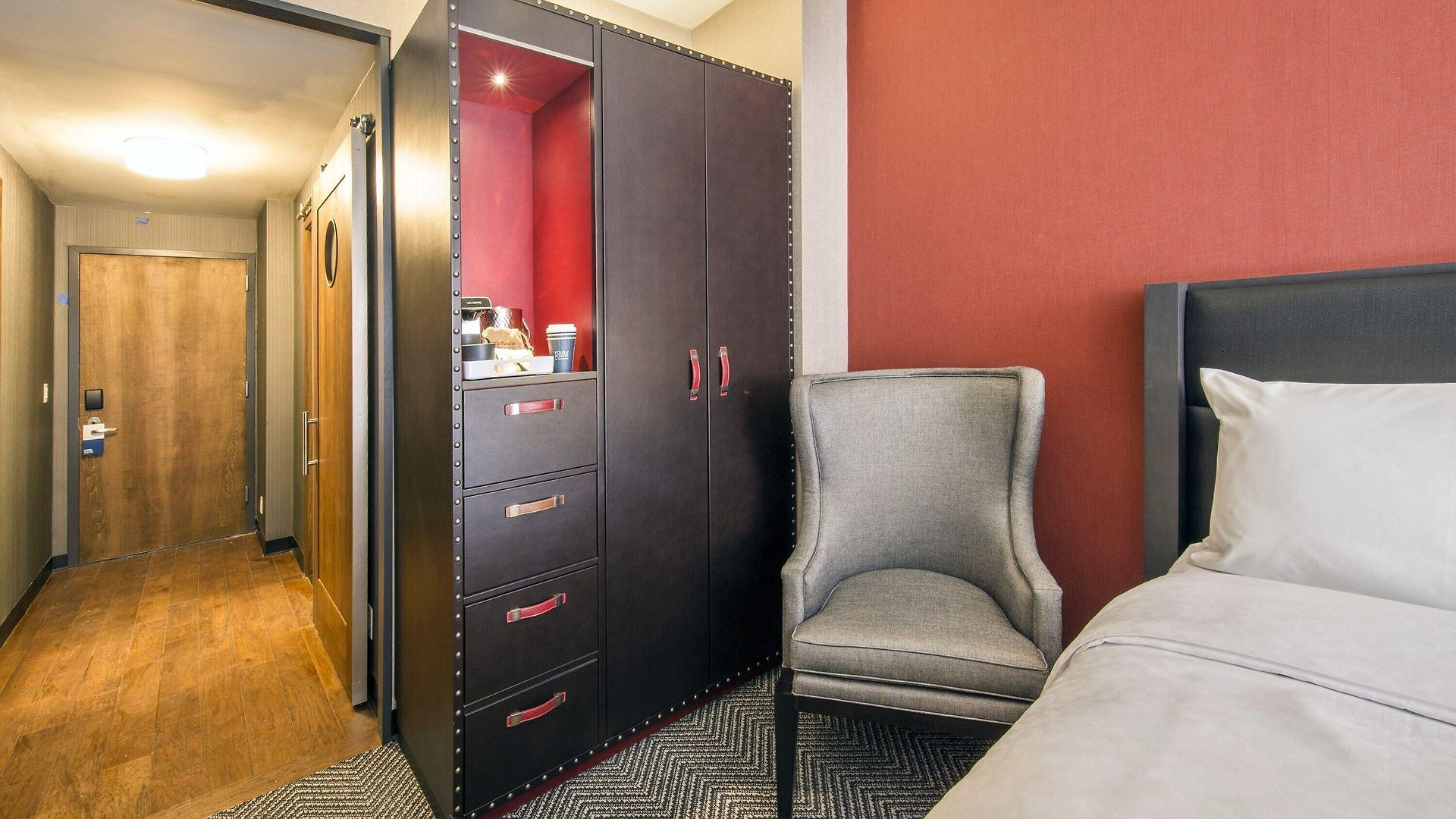 Four Points By Sheraton Manhattan Midtown West Hotel 4*