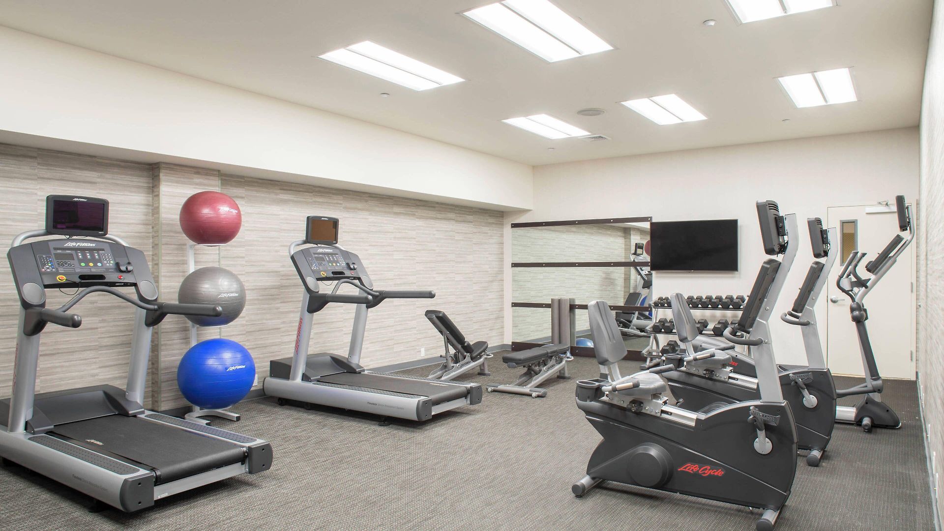 Courtyard By Marriott Queens/fresh Meadows New York