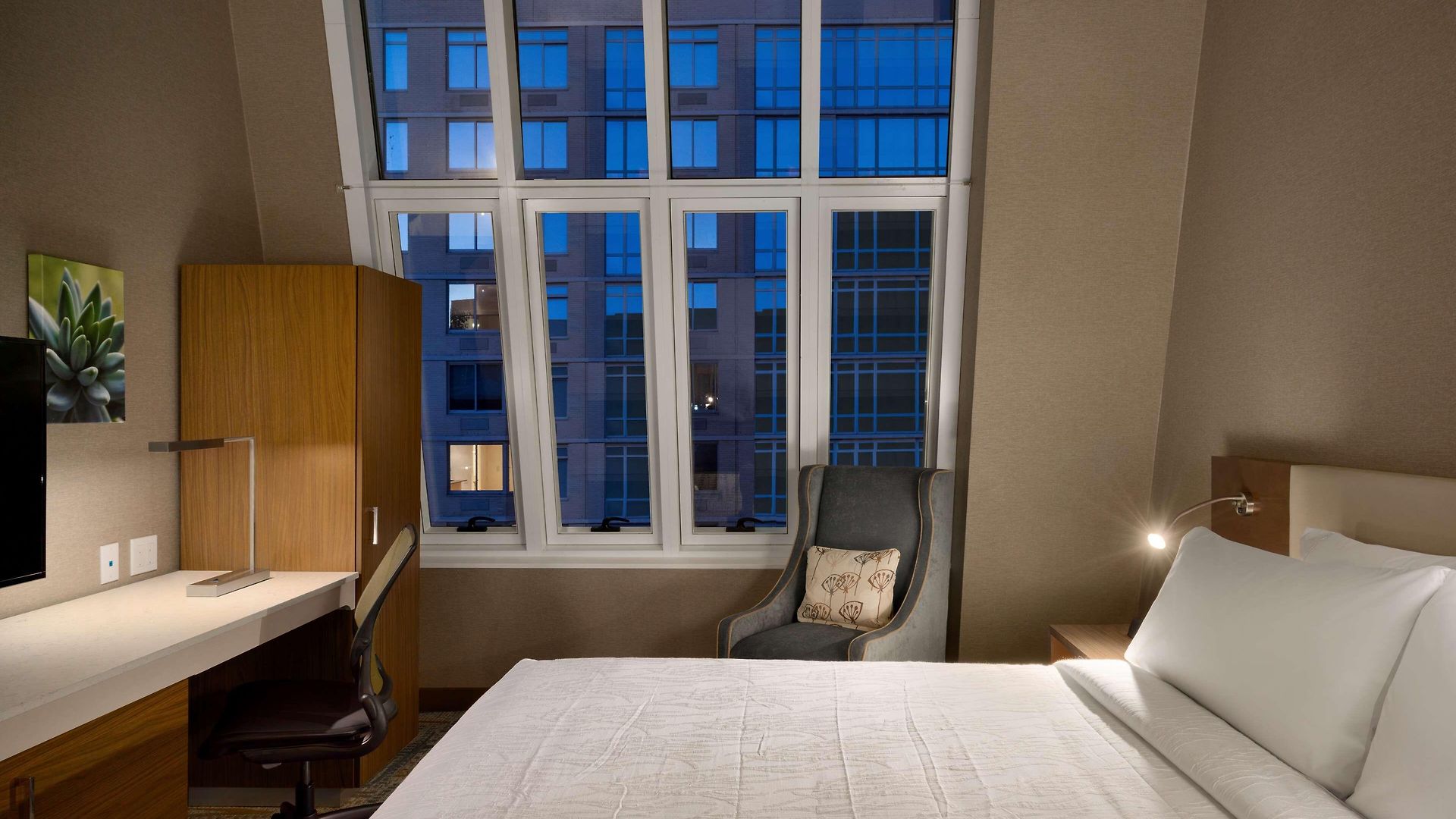 Hilton Garden Times Square South 3*