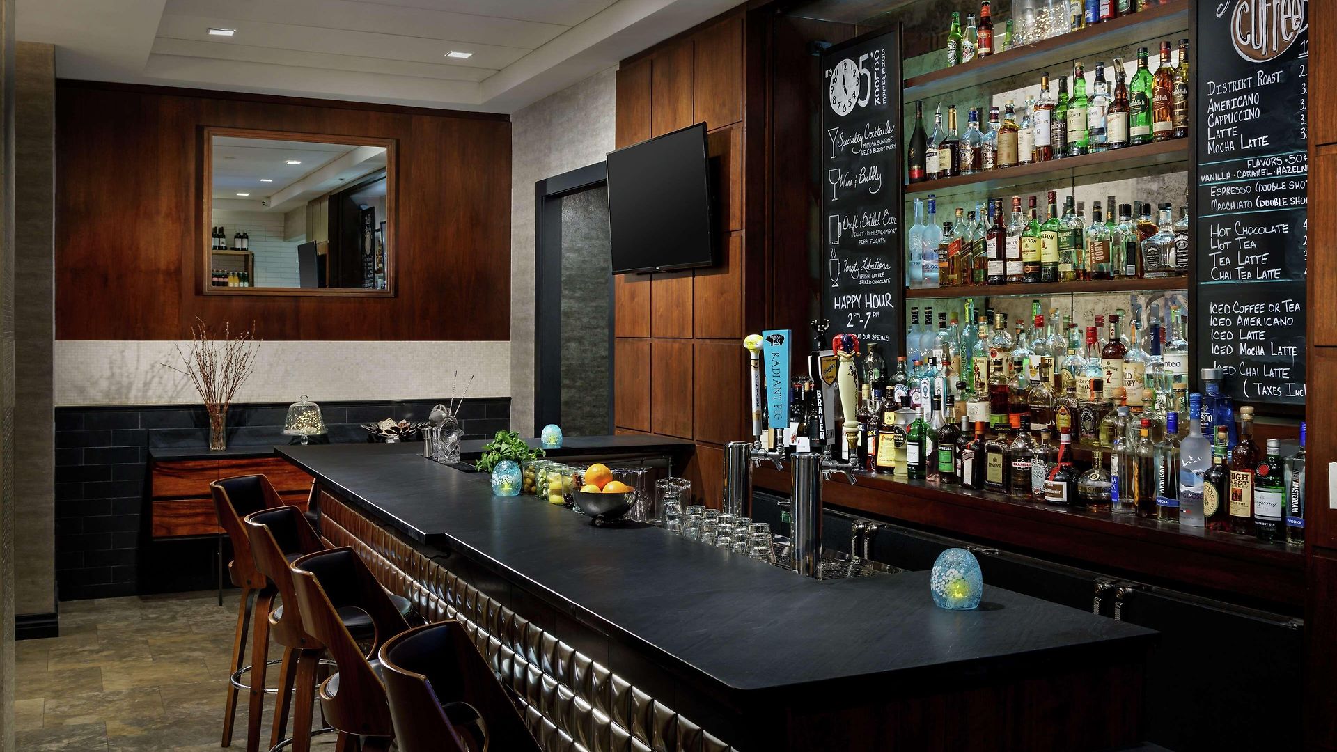 Hotel Distrikt City, Tapestry Collection By Hilton