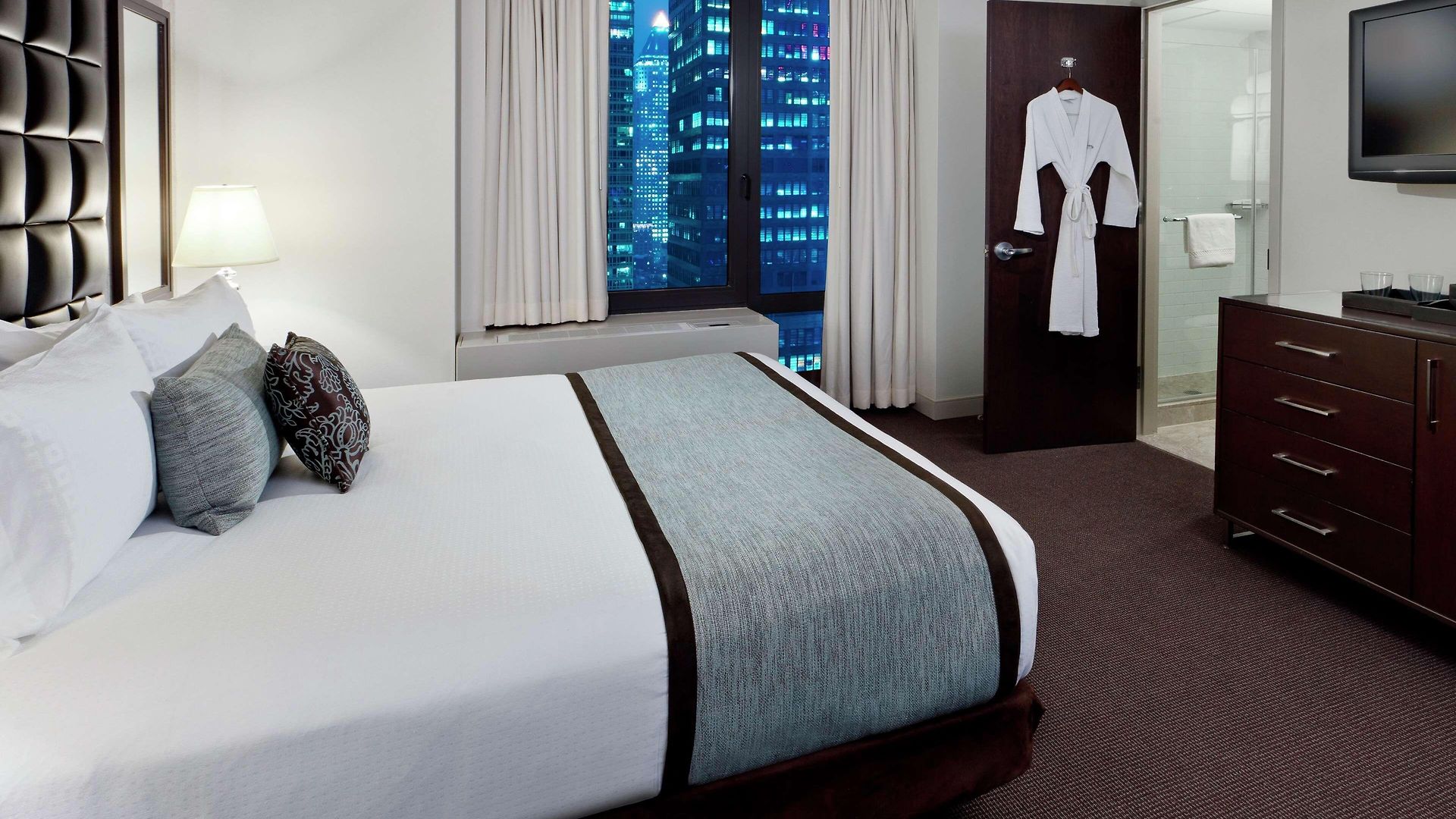 Hotel Distrikt City, Tapestry Collection By Hilton New York
