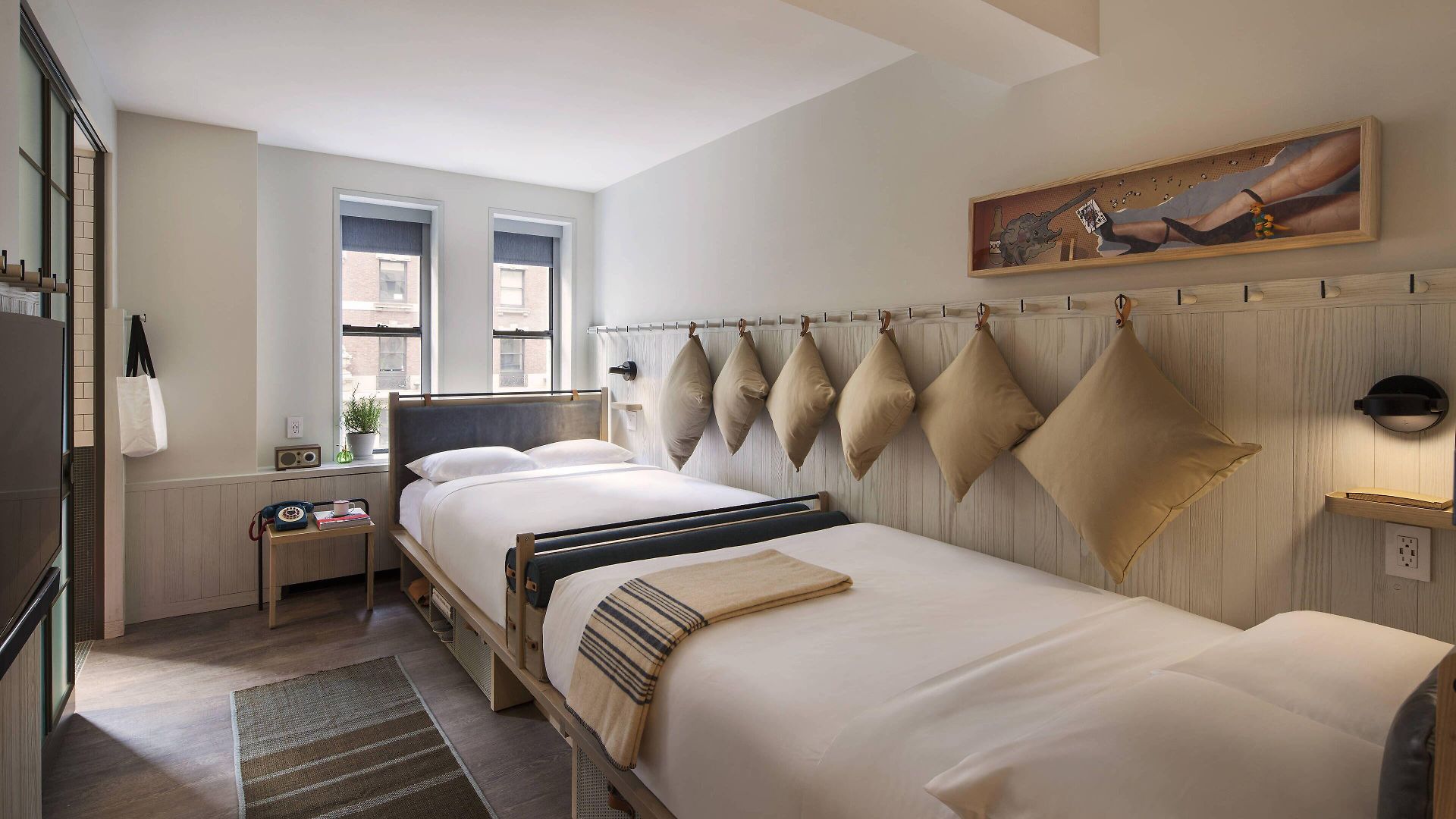 Moxy Nyc Times Square Hotel