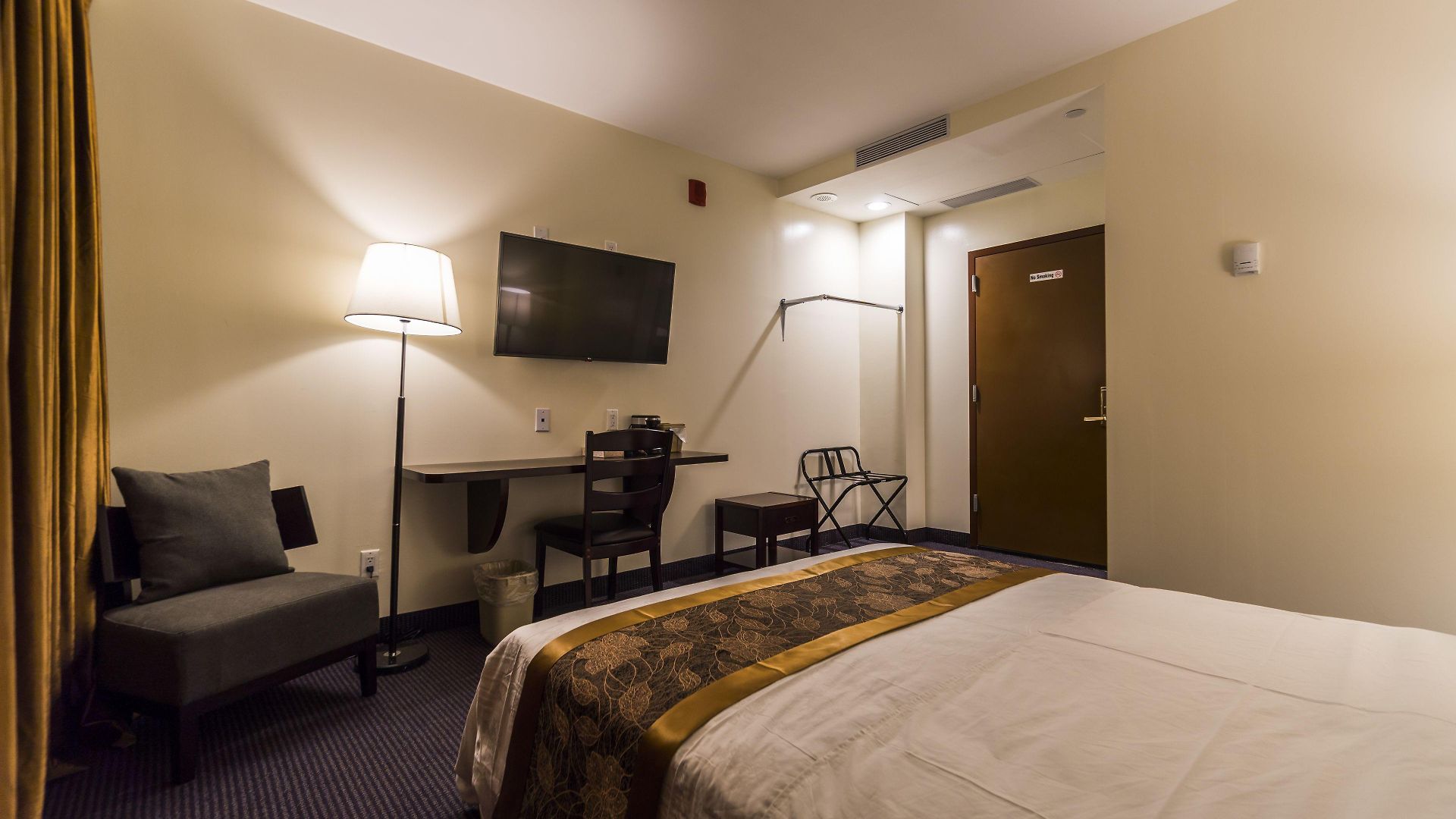 Hotel John 3*