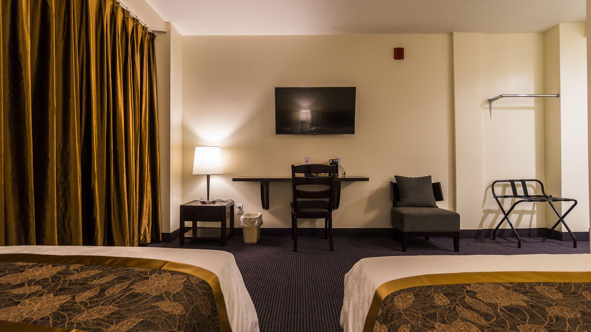 Hotel John 3*
