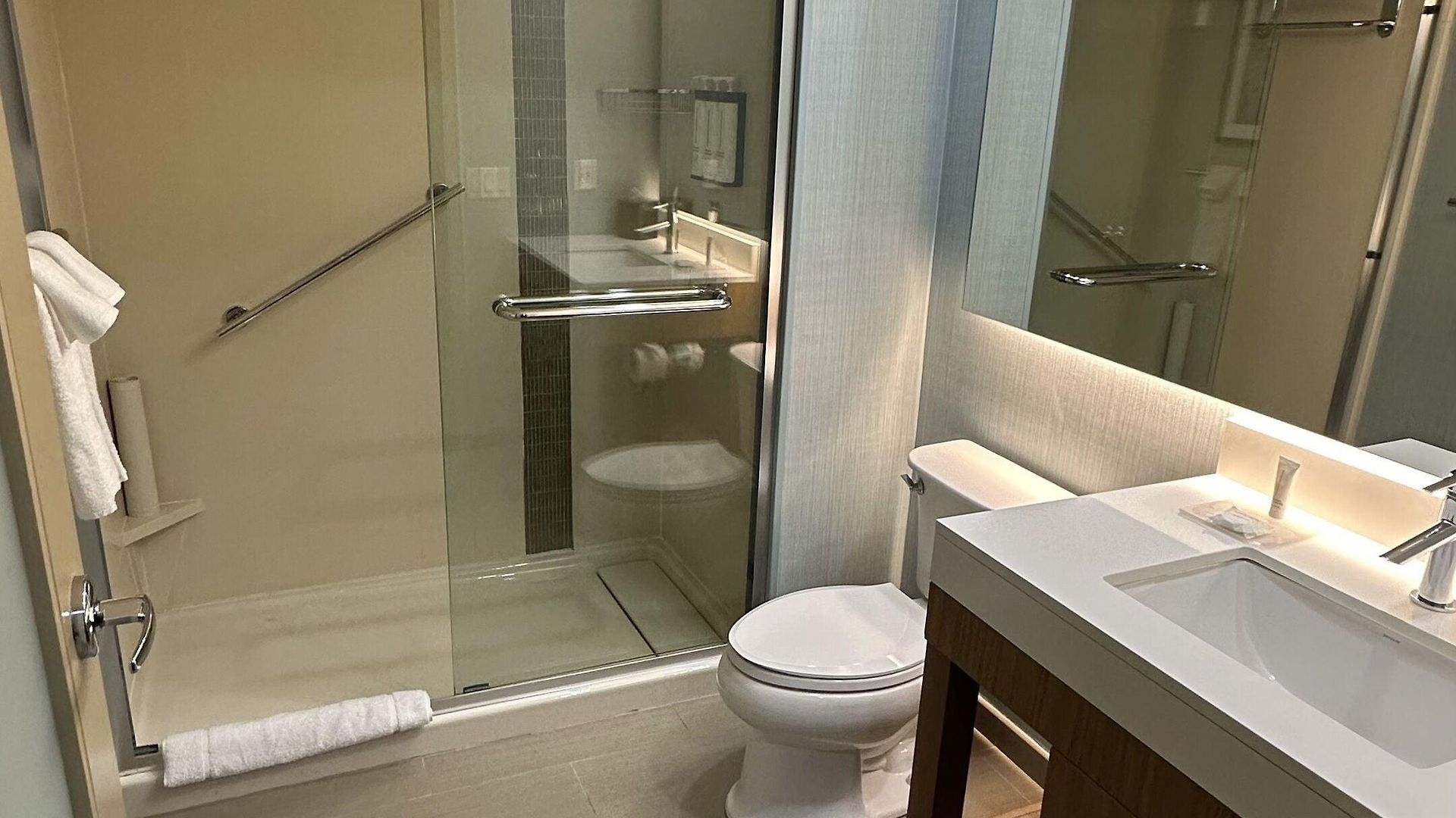 Hyatt Place Long Island Hotel