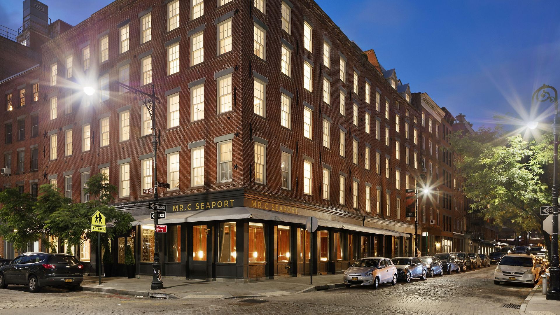 33 Hotel, City, Seaport 5*
