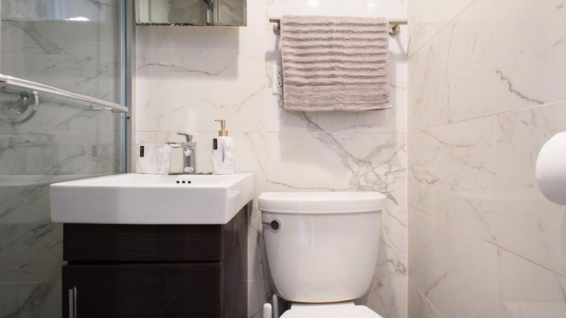 69-5a Modern Lower East Side 1br Brand New Apartment *
