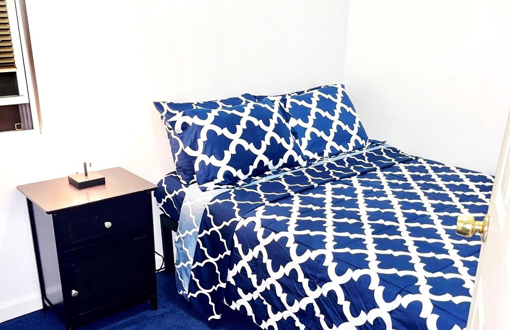3 Bedrooms Huge In Lic, Very Close To Manhattan Apartment