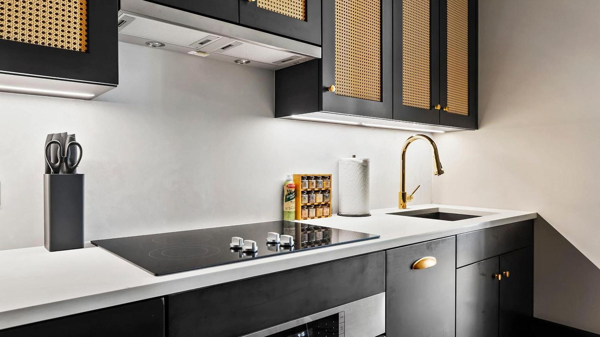 Freeman 701 By Rove Travel - With Shared Amenities