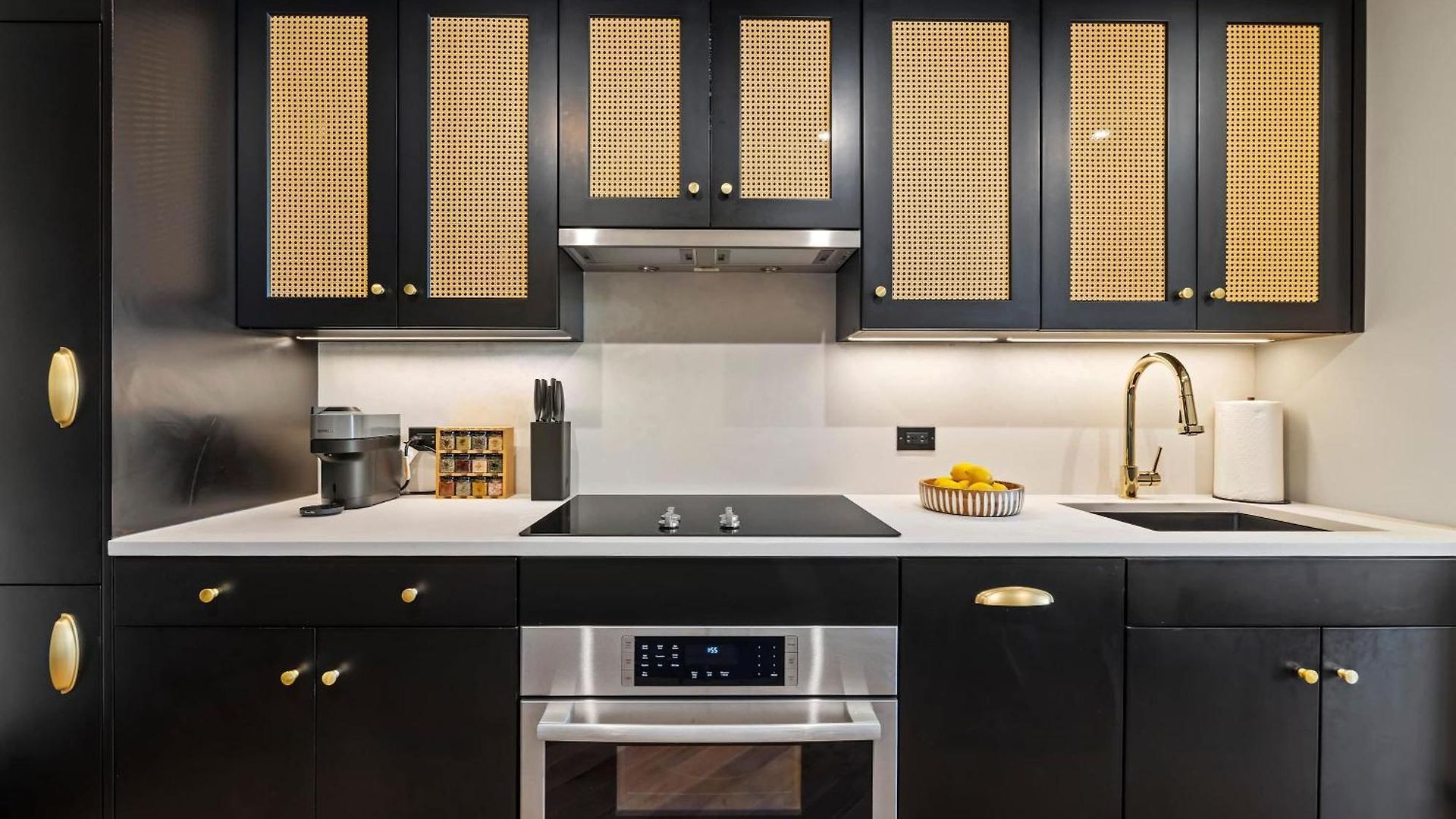 Freeman 1201 By Rove Travel - With Shared Amenities *