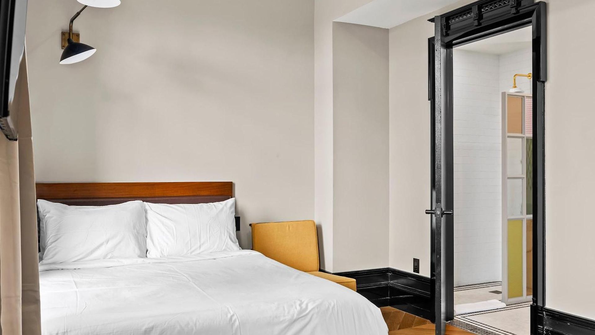 Freeman 701 By Rove Travel - With Shared Amenities * New York