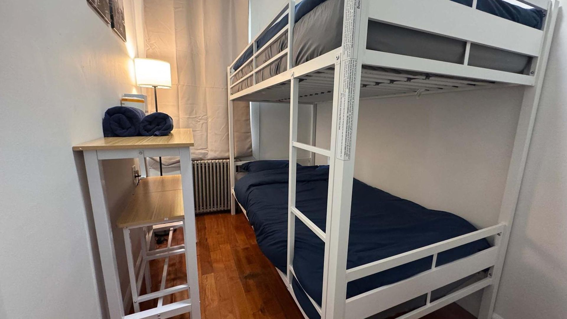 In Chelsea 2 With Kitchen - Shared Bathroom -5th Floor Walk-up Apartment *