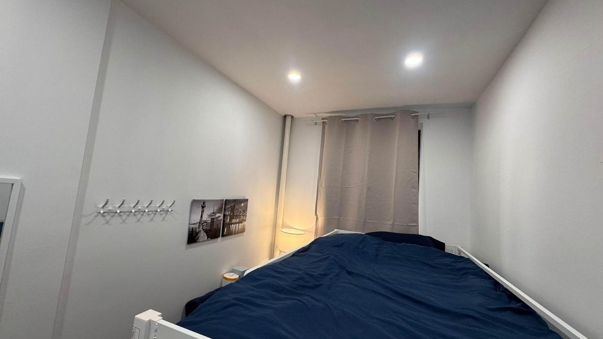 With Kitchen In Chelsea - Shared Bathroom - 3rd Floor Walk-up Apartment New York