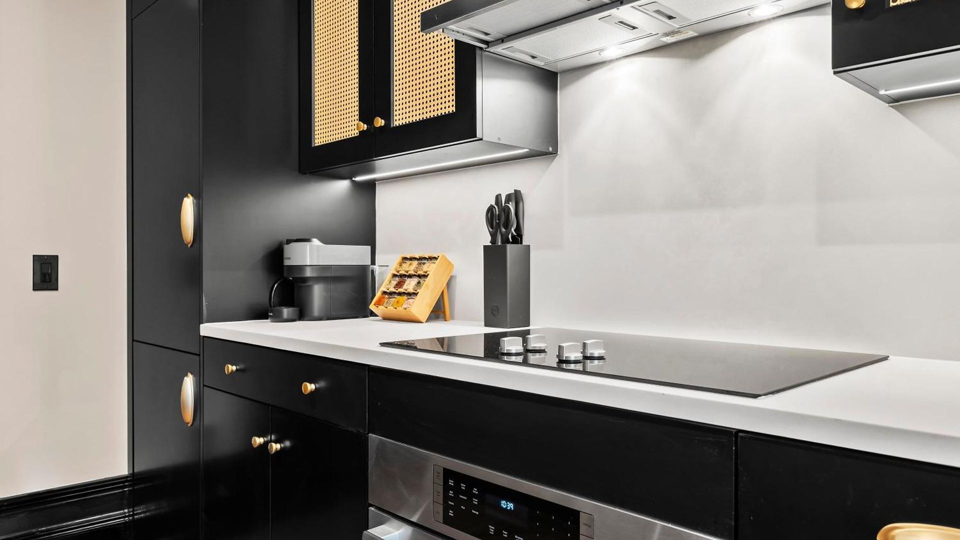Freeman 601 By Rove With Shared Amenities Apartment