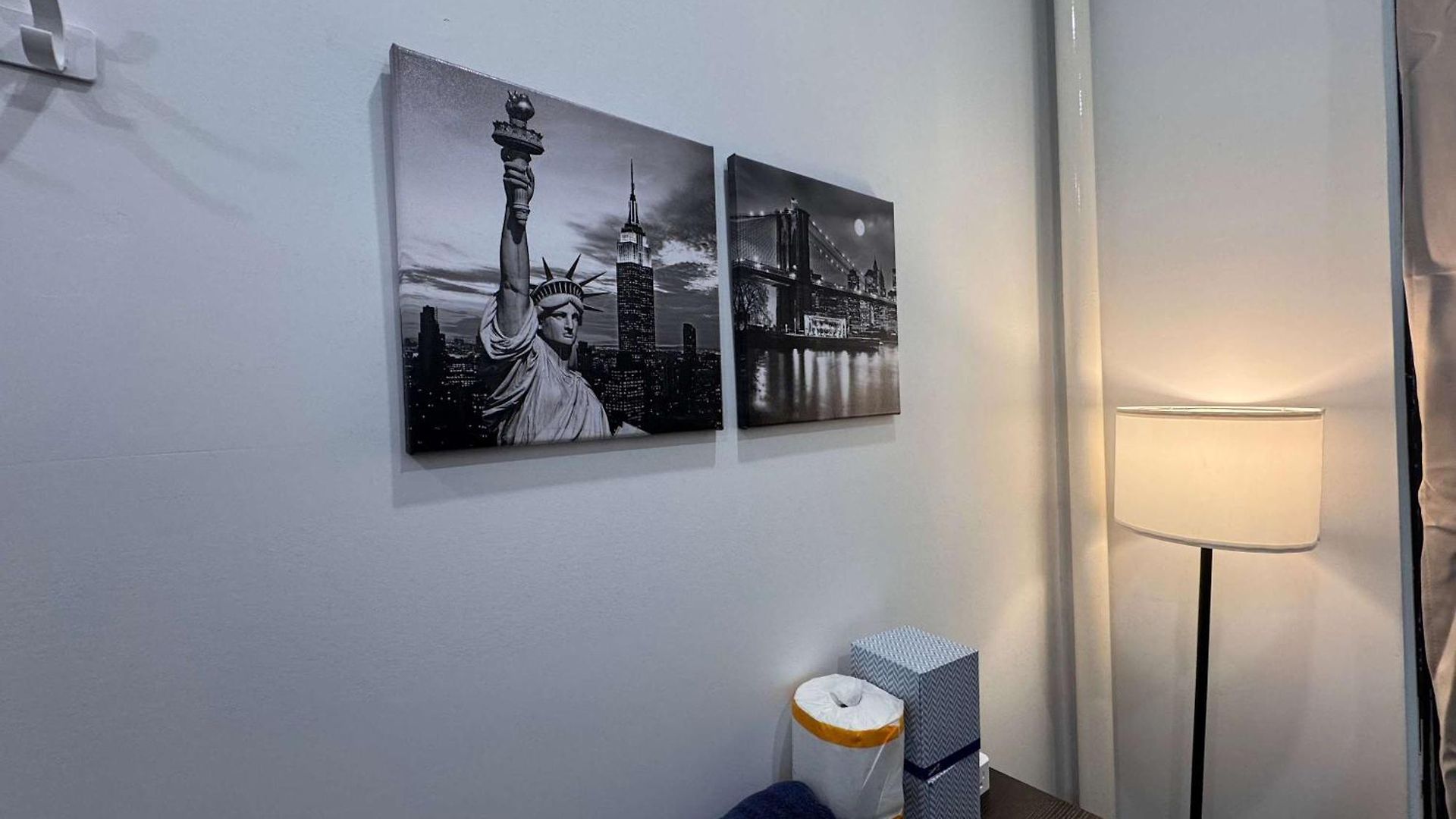 With Kitchen In Chelsea - Shared Bathroom - 3rd Floor Walk-up Apartment New York
