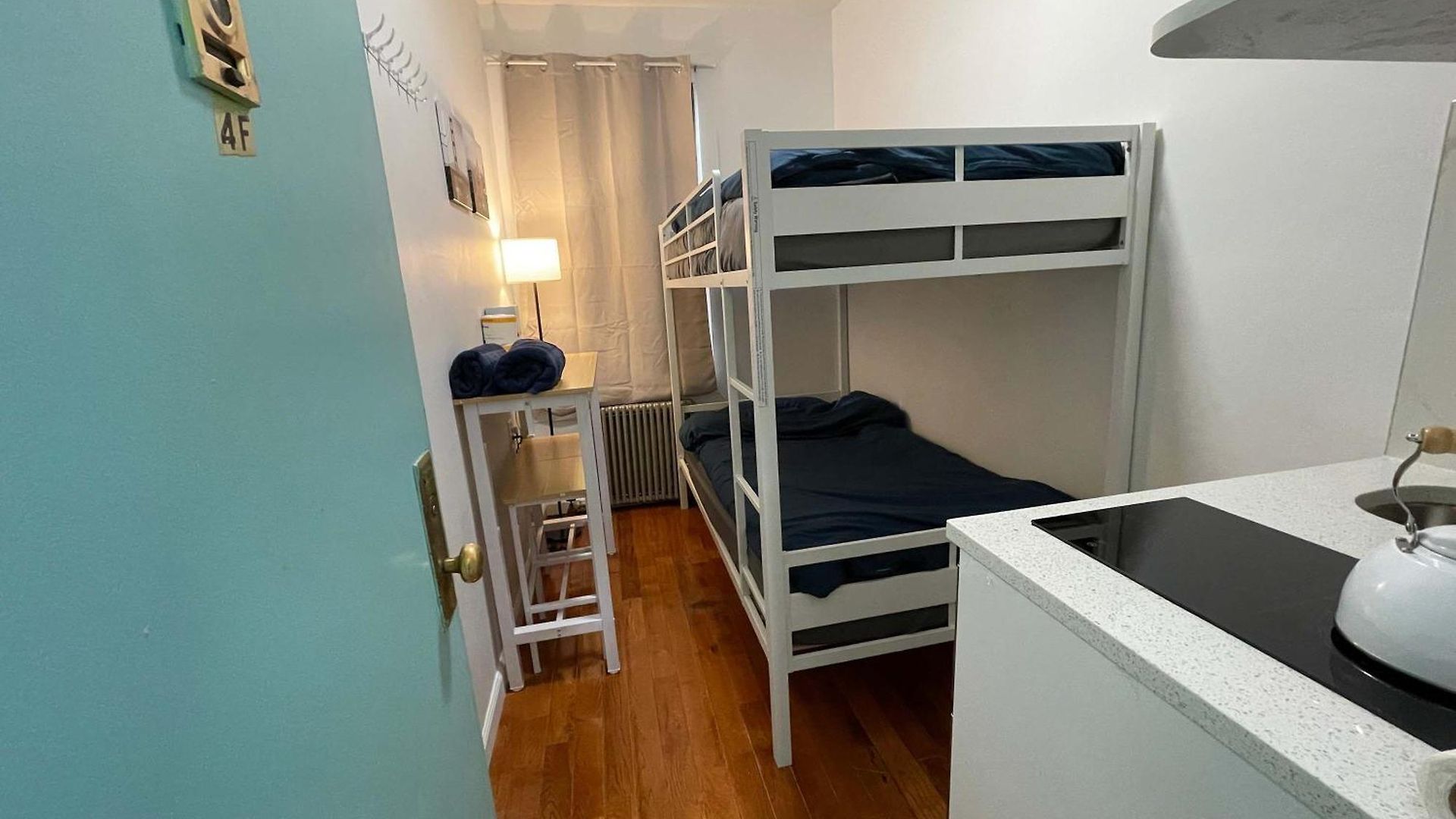 In Chelsea 2 With Kitchen - Shared Bathroom -5th Floor Walk-up New York