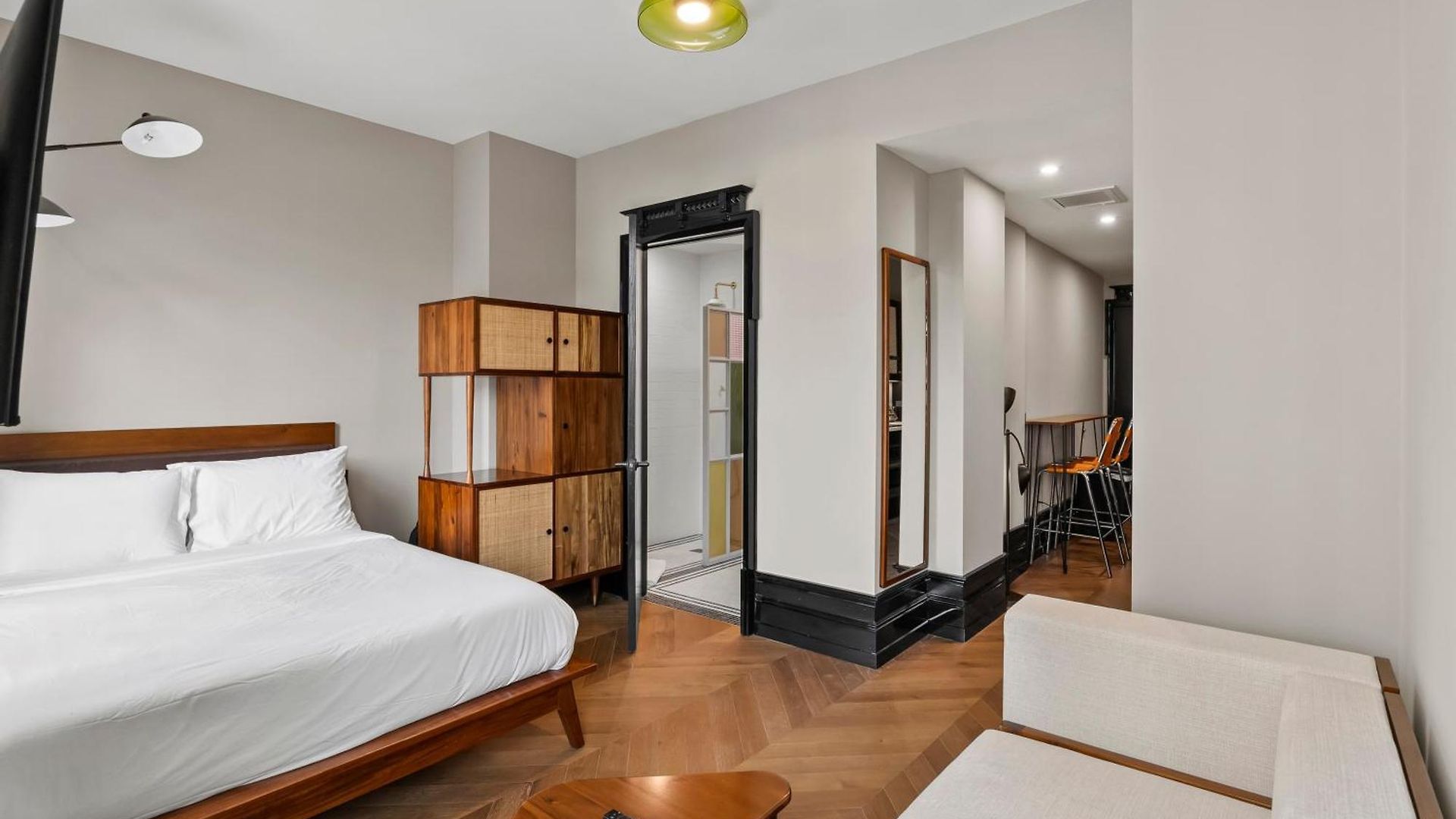 Freeman 601 By Rove With Shared Amenities *