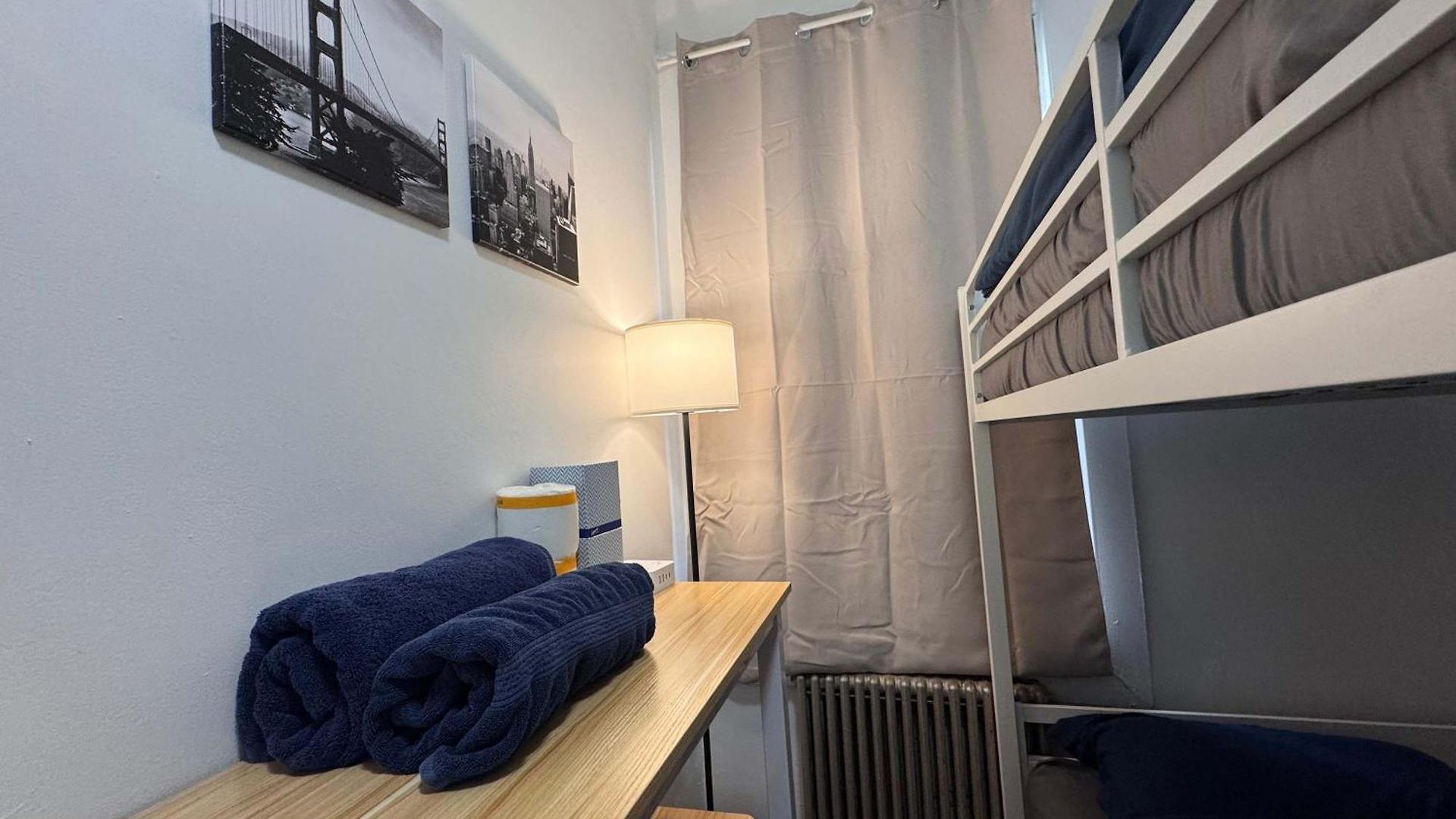 In Chelsea 2 With Kitchen - Shared Bathroom -5th Floor Walk-up Apartment *
