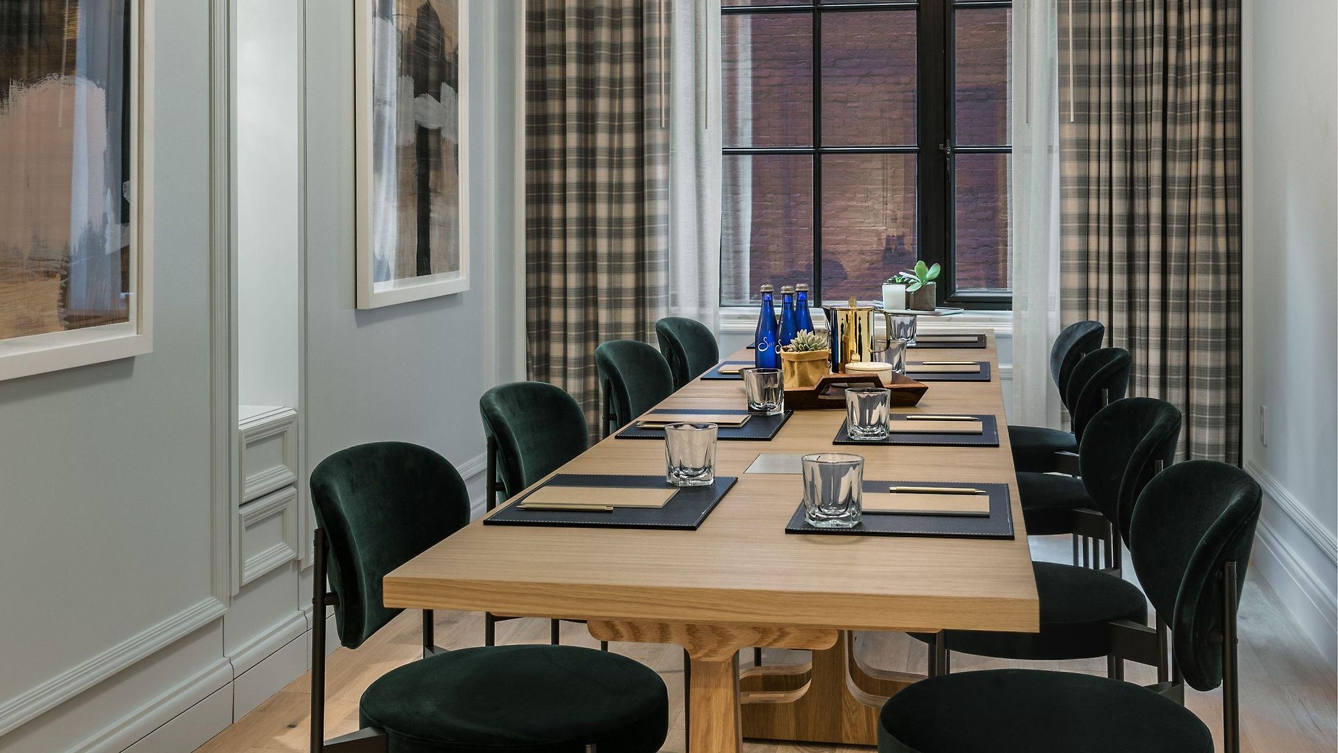 Merrion Row And Public House Hotel 4*