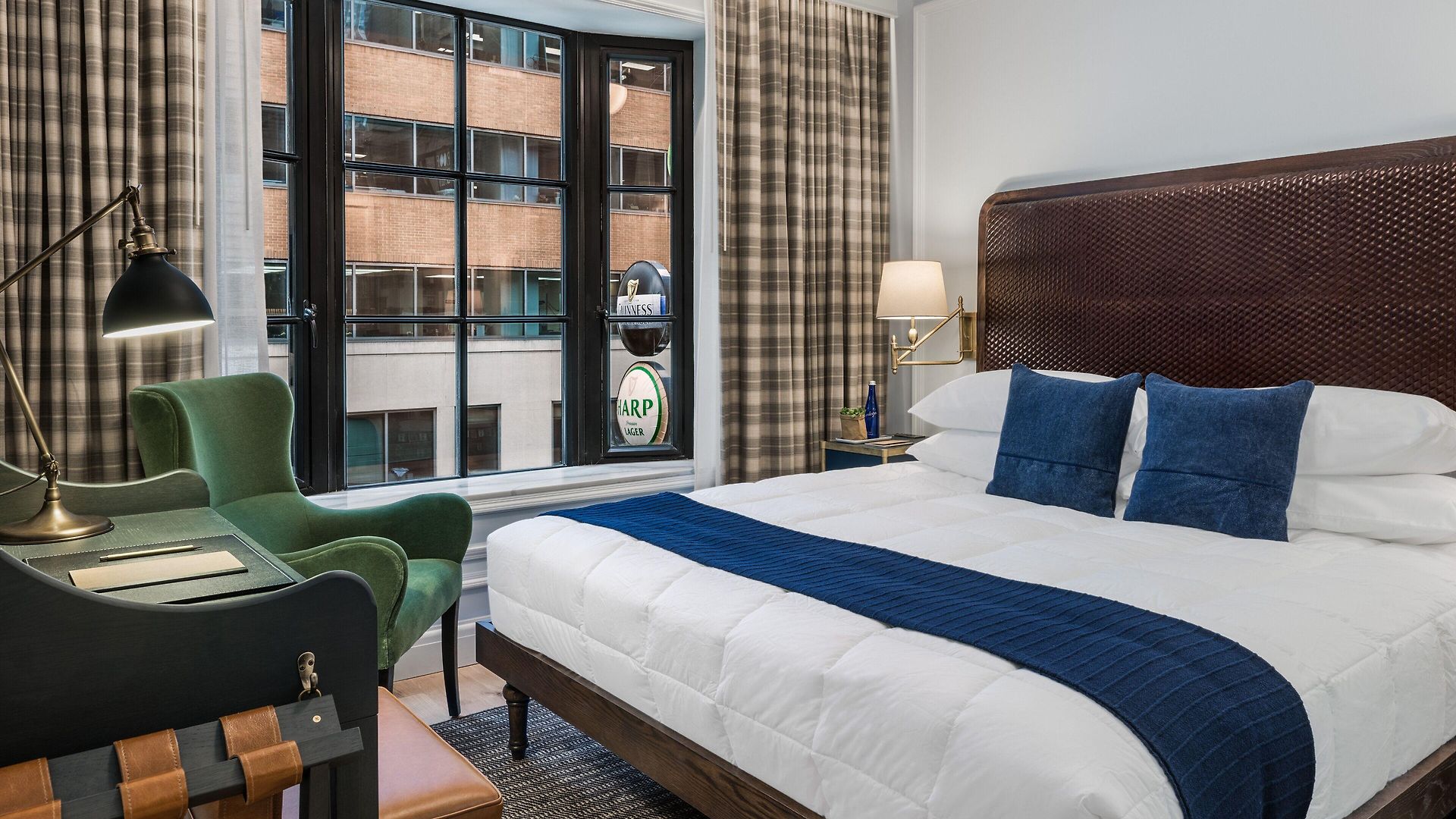 Merrion Row And Public House Hotel 4*