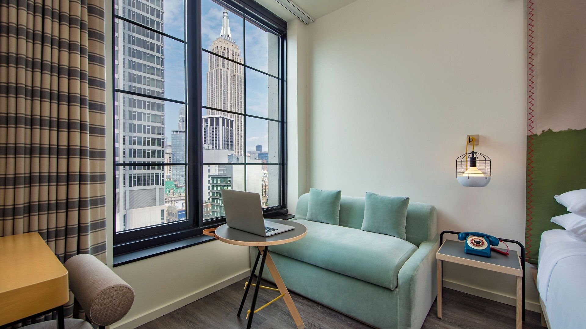 Moxy Nyc Chelsea Hotel