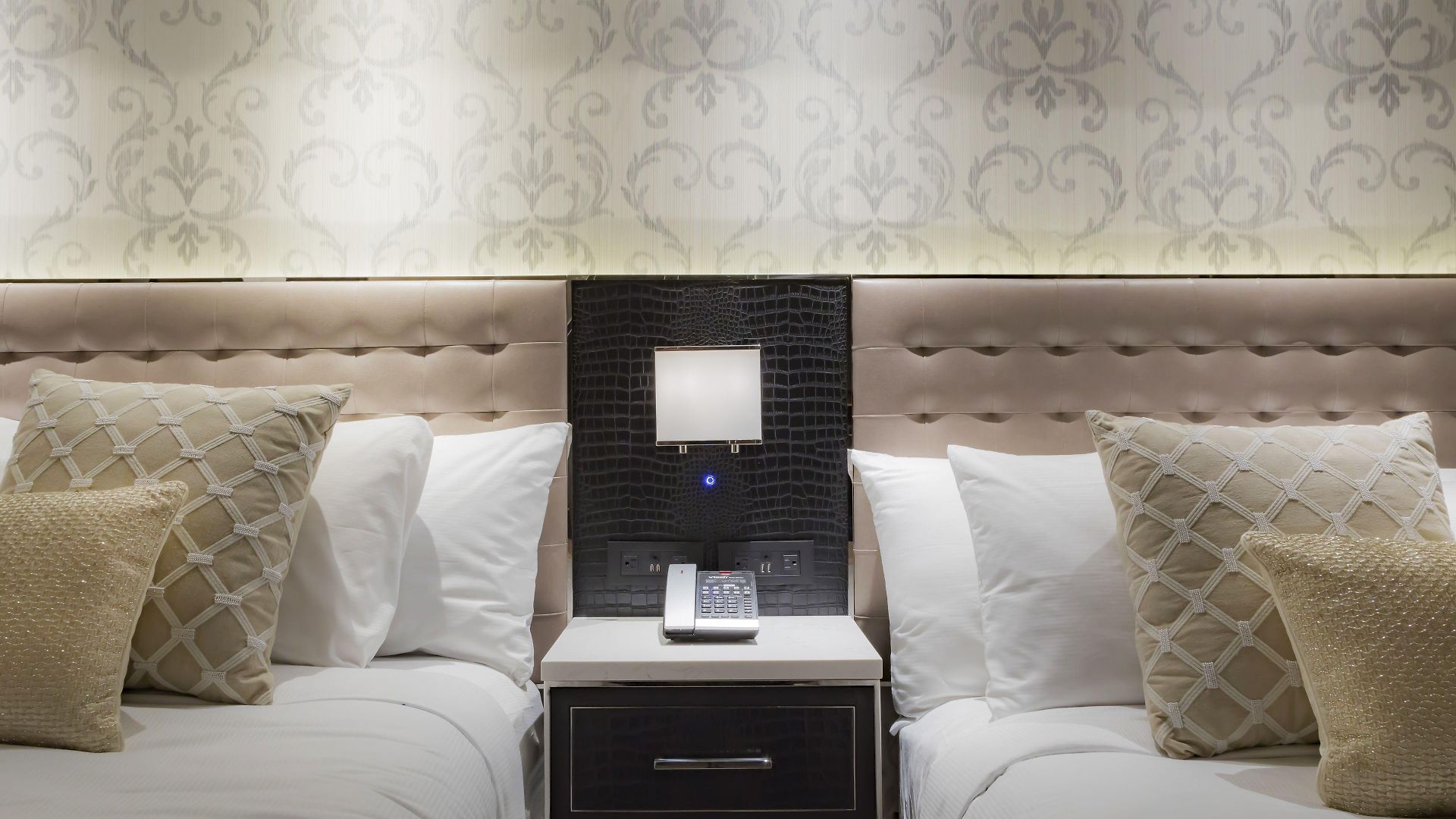 Hotel Aliz Times Square 4*