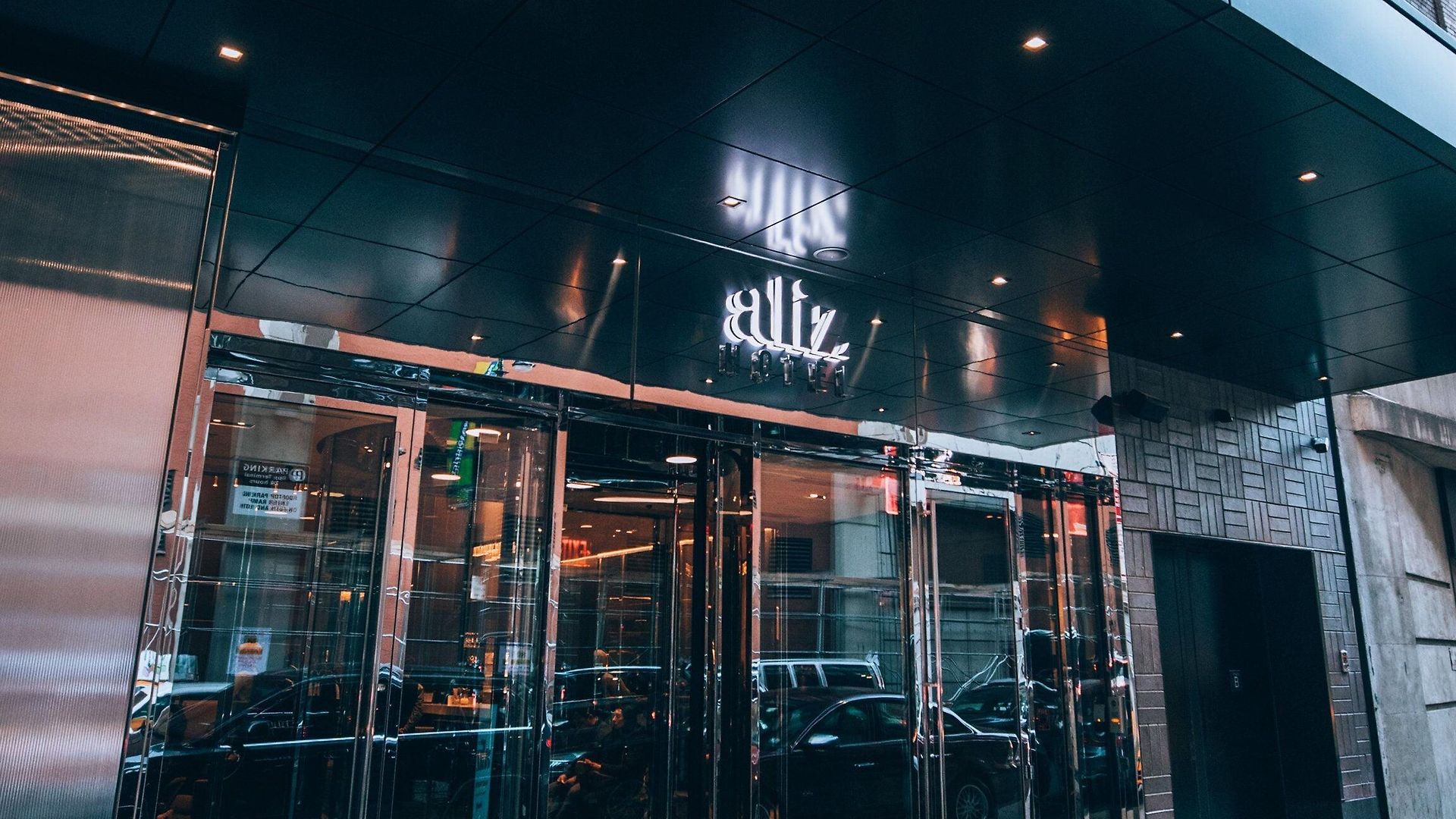 Aliz Times Square 4*