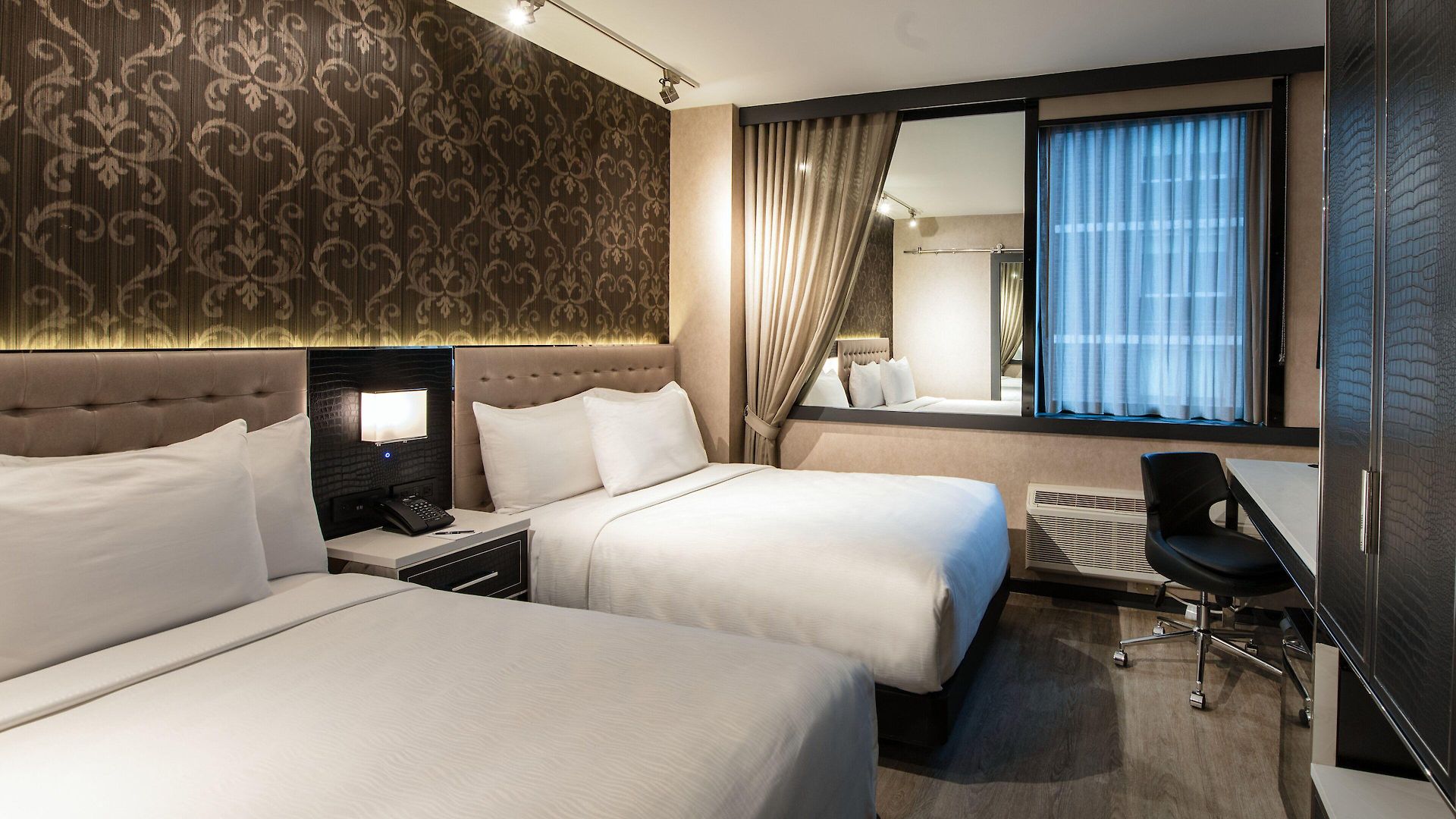 Hotel Aliz Times Square 4*